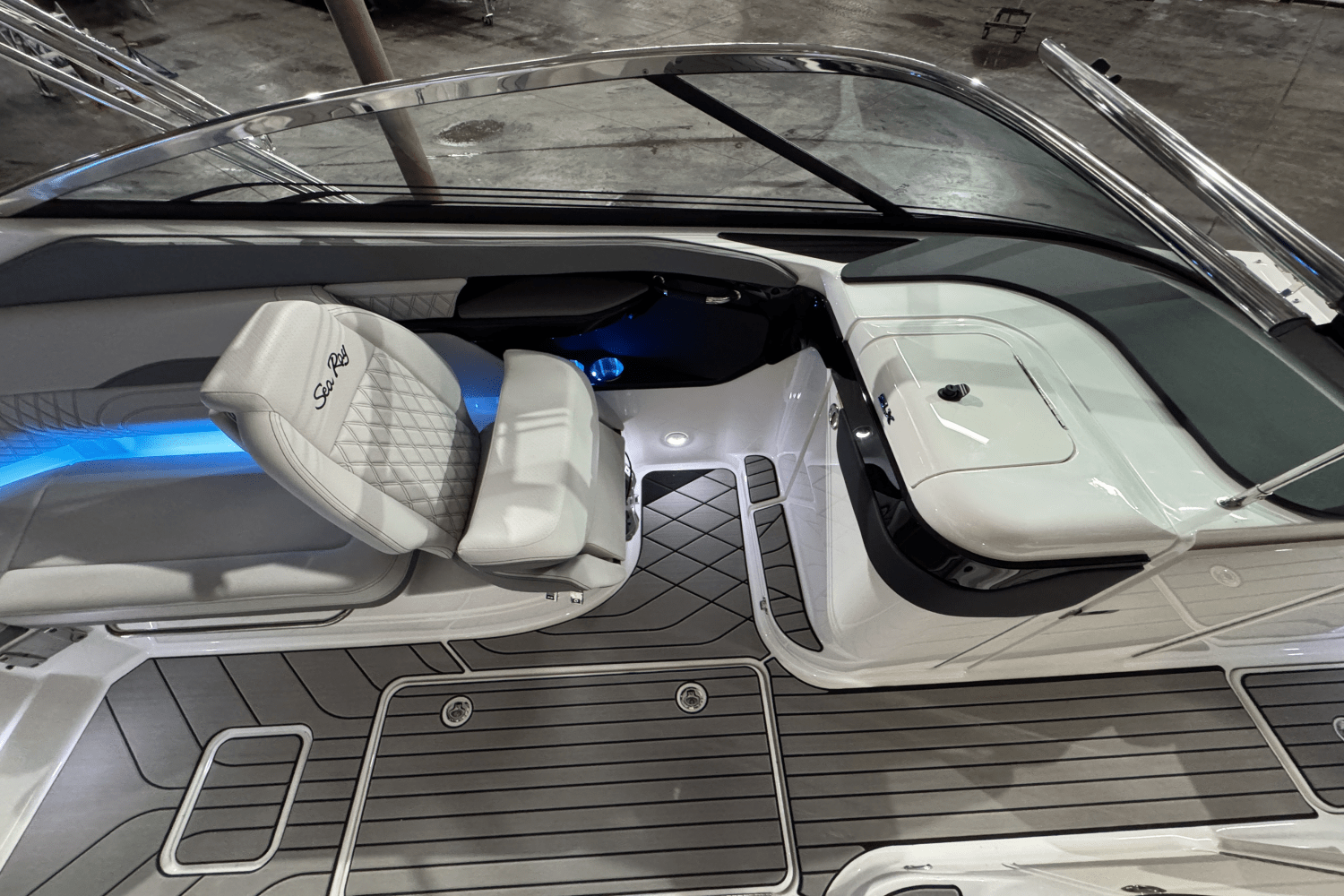 2025 Sea Ray SLX 260 Image Thumbnail #25