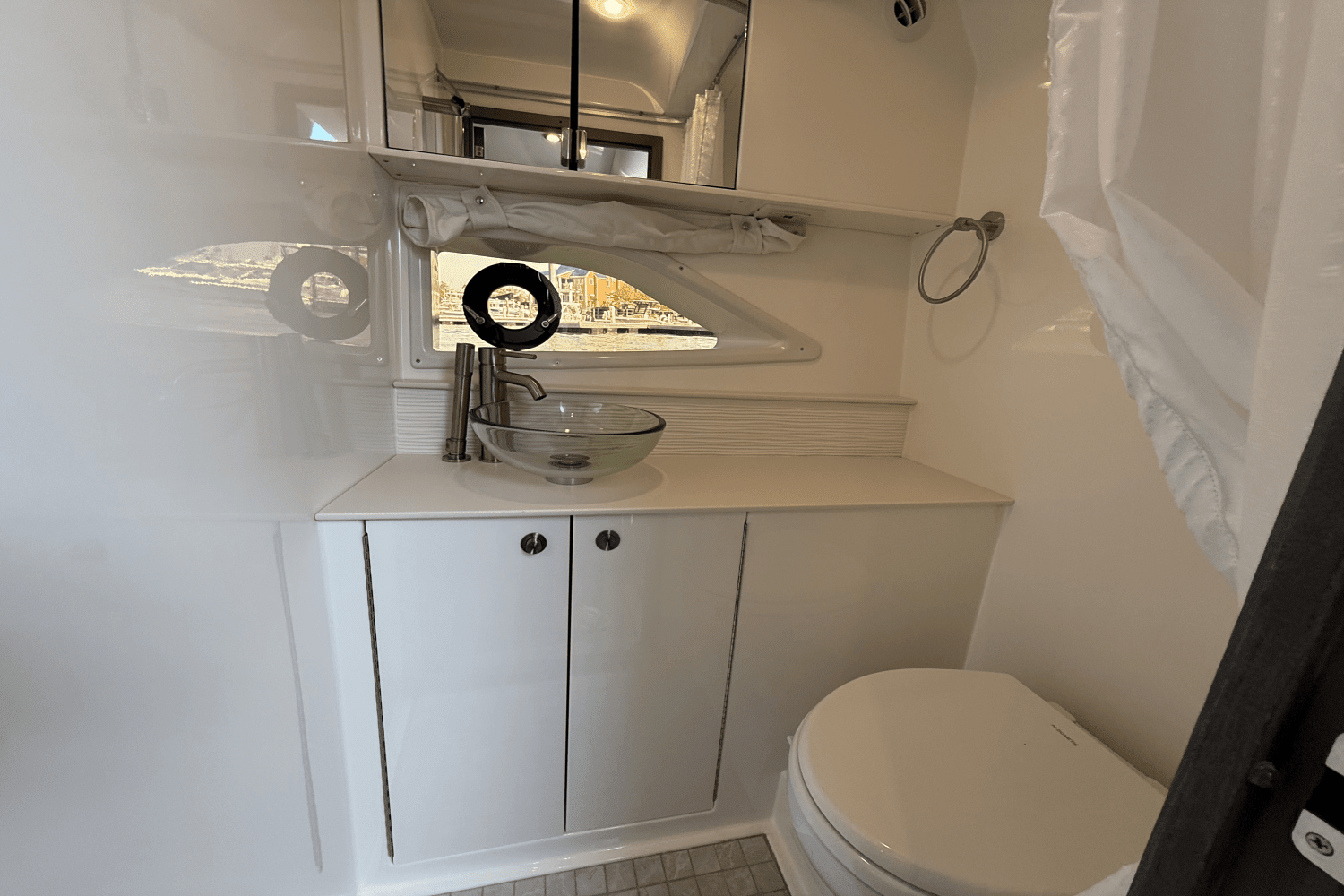 2025 Sea Ray Sundancer 320 Outboard Image Thumbnail #28