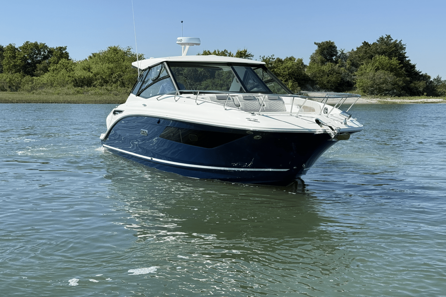 2025 Sea Ray Sundancer 320 Outboard Image Thumbnail #2