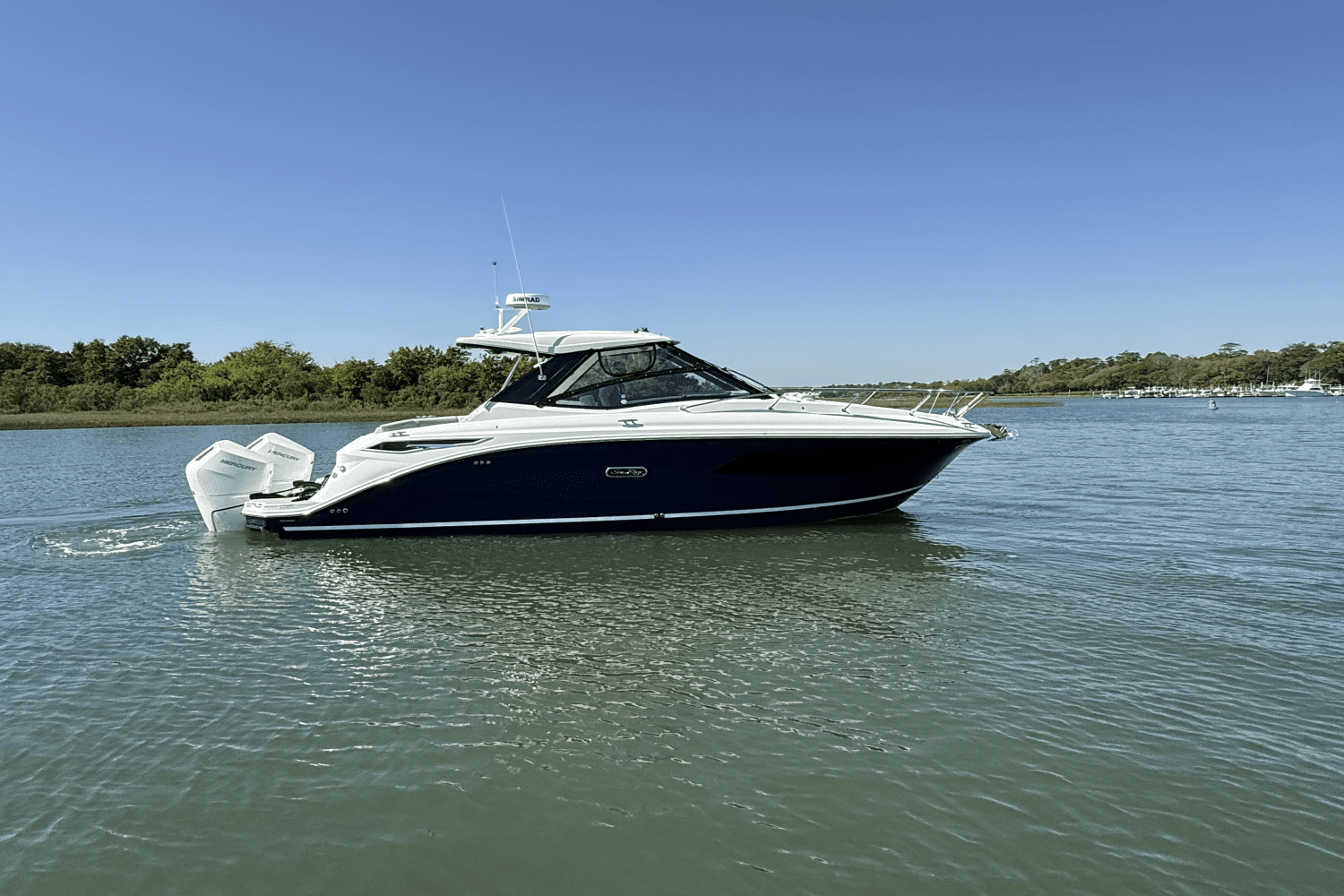 2025 Sea Ray Sundancer 320 Outboard Image Thumbnail #1
