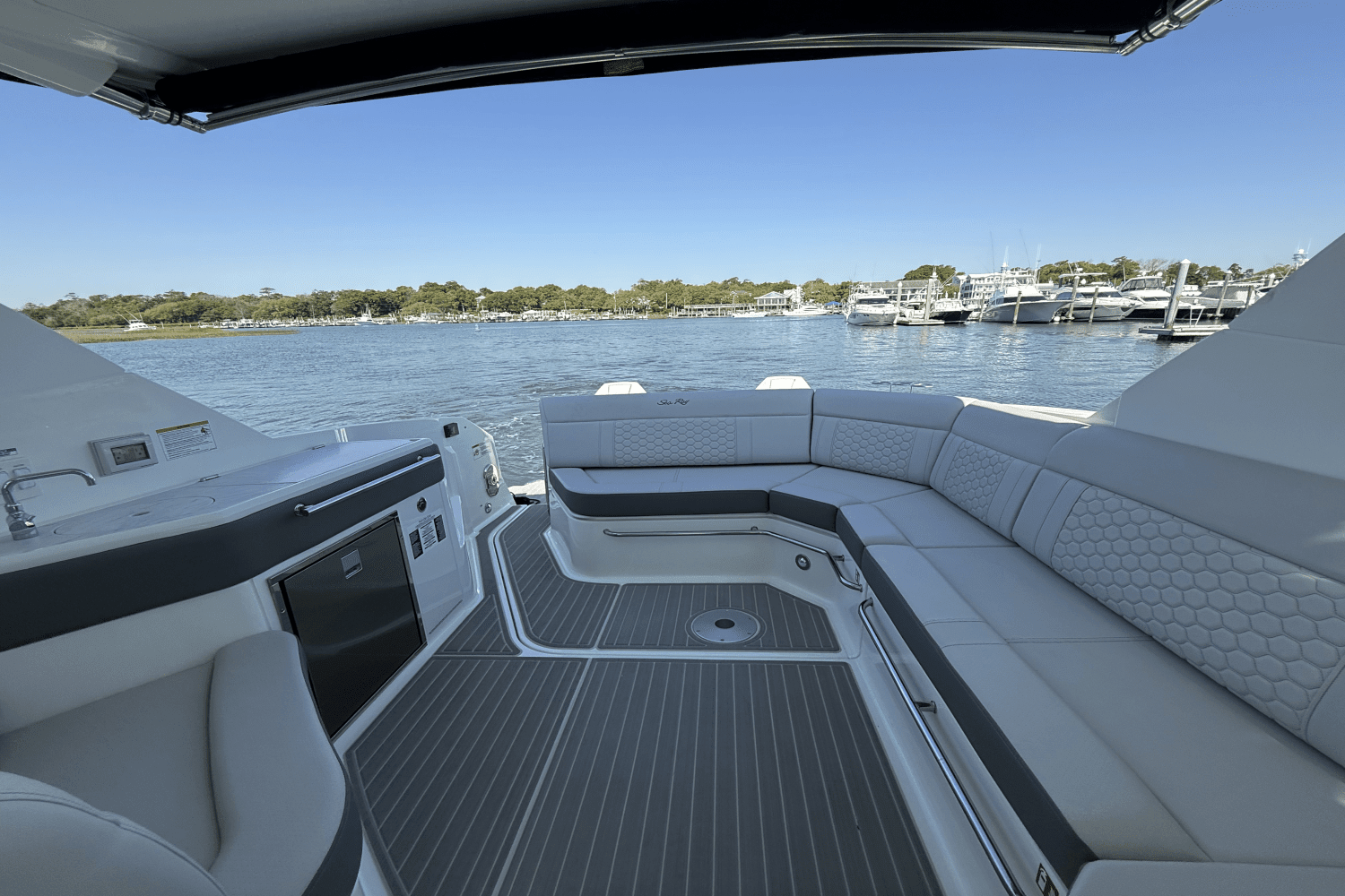 2025 Sea Ray Sundancer 320 Outboard Image Thumbnail #11