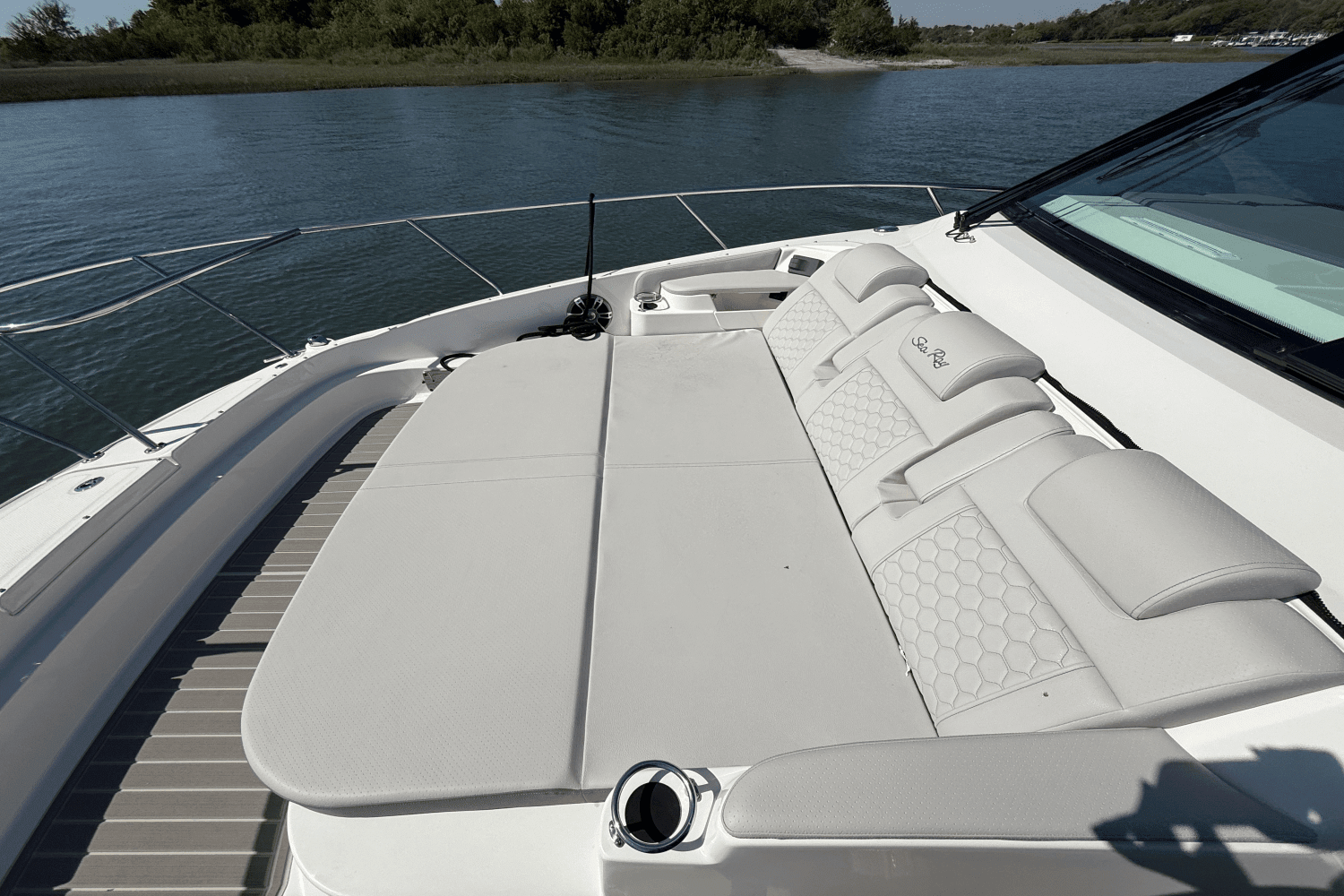 2025 Sea Ray Sundancer 320 Outboard Image Thumbnail #35