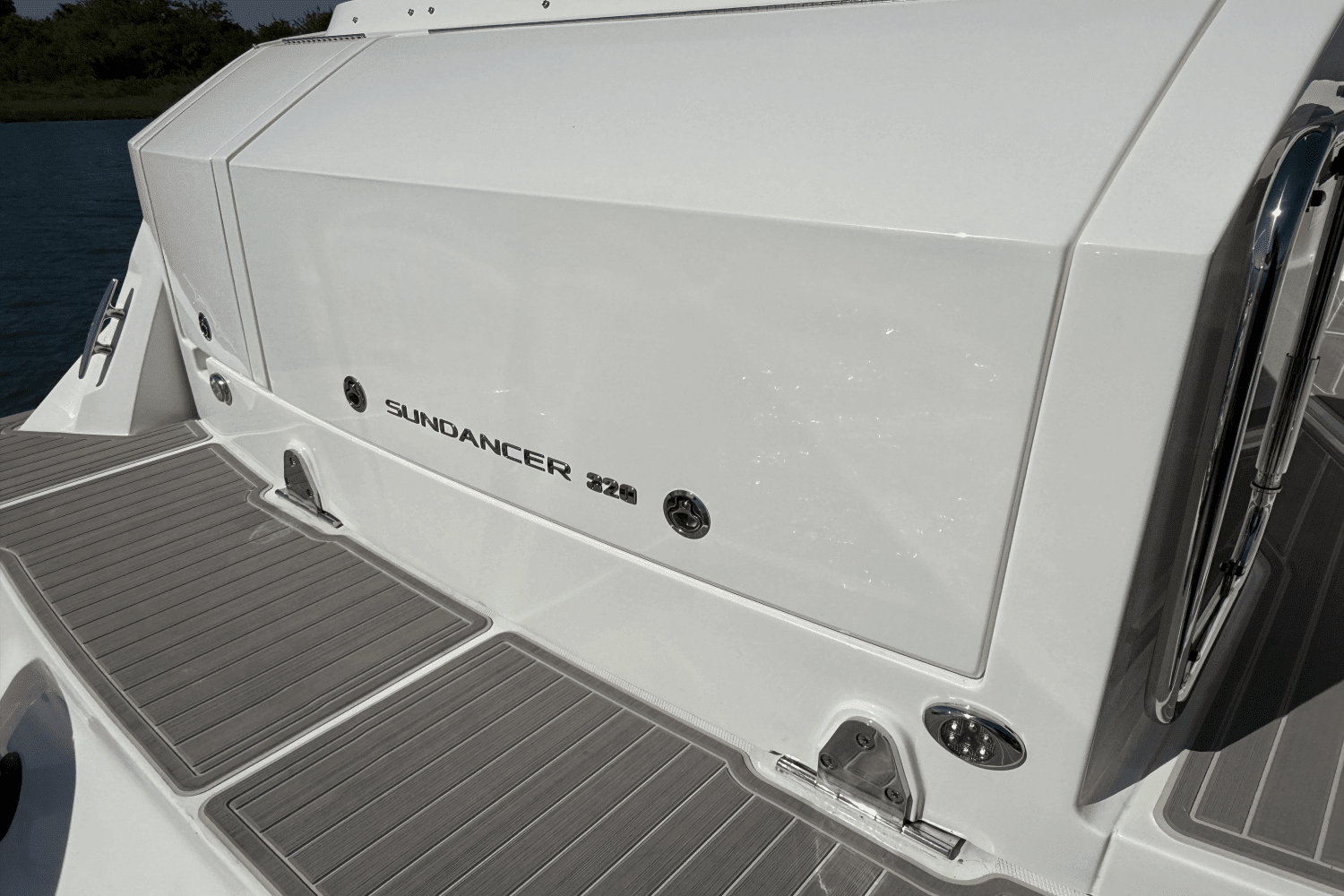 2025 Sea Ray Sundancer 320 Outboard Image Thumbnail #8