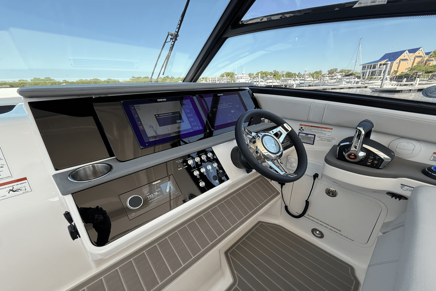 2025 Sea Ray Sundancer 320 Outboard Image Thumbnail #20