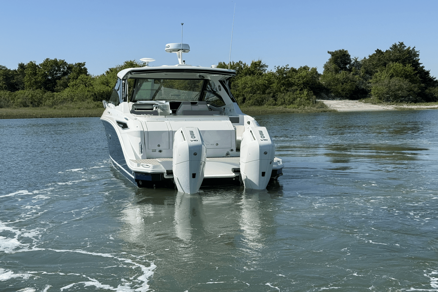 2025 Sea Ray Sundancer 320 Outboard Image Thumbnail #4