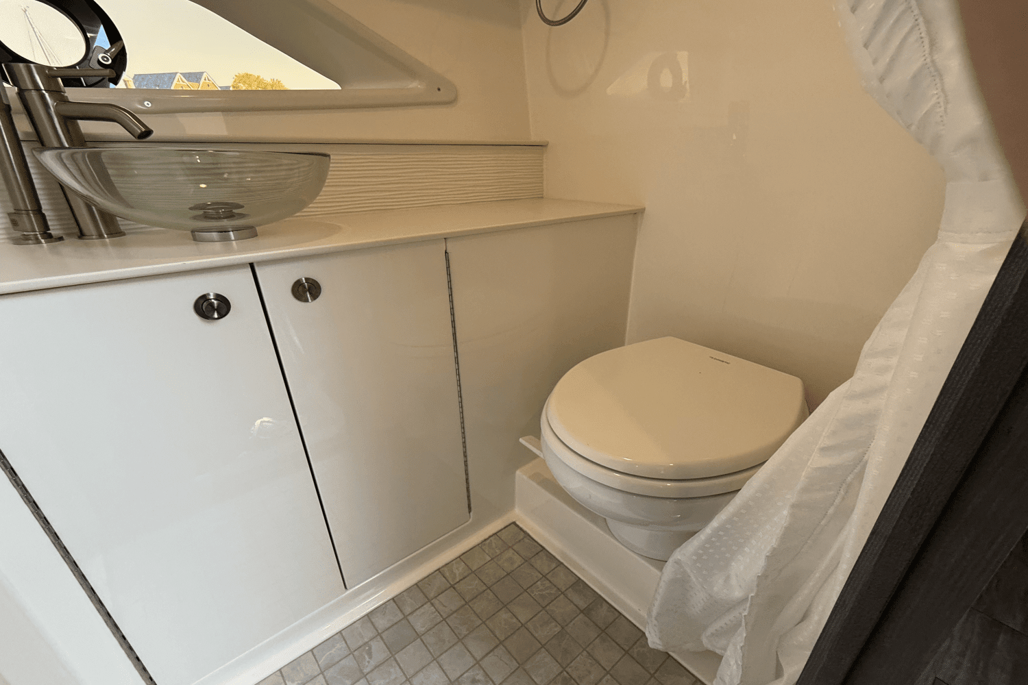 2025 Sea Ray Sundancer 320 Outboard Image Thumbnail #27