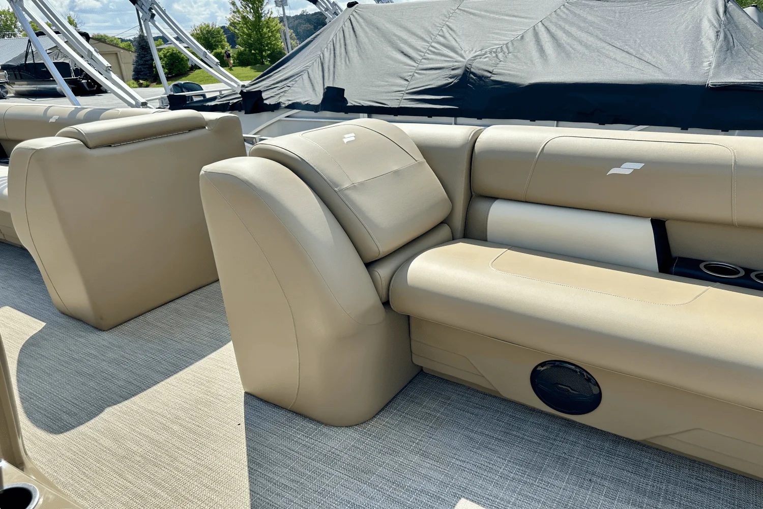 2025 Starcraft LX 22 R Image Thumbnail #8