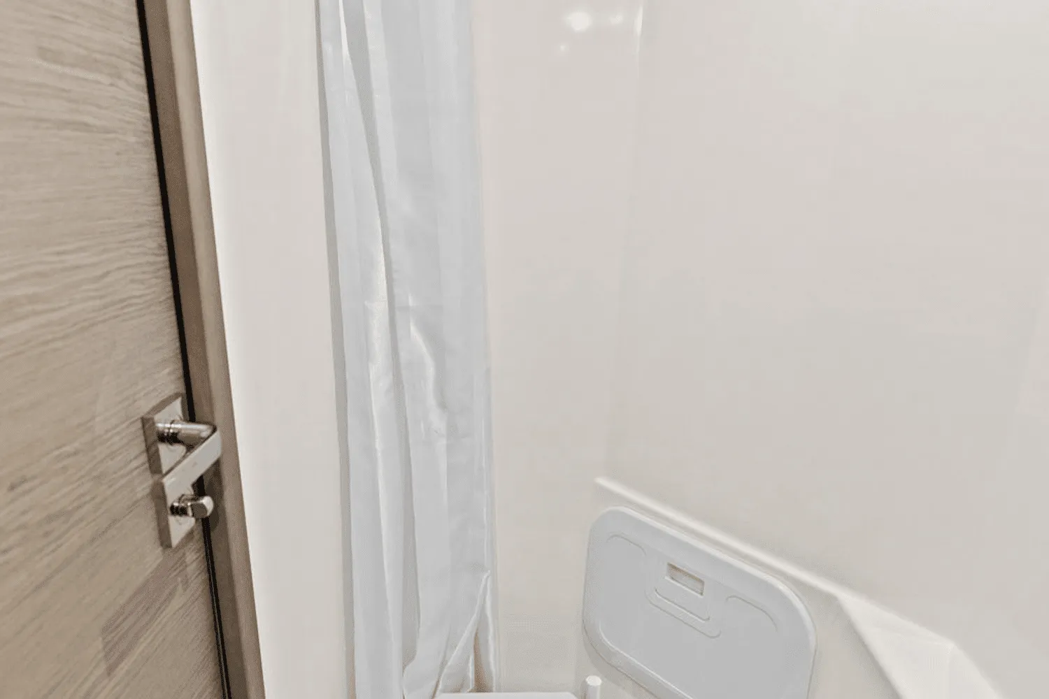 2022 Fountaine Pajot MY 4.S Image Thumbnail #20