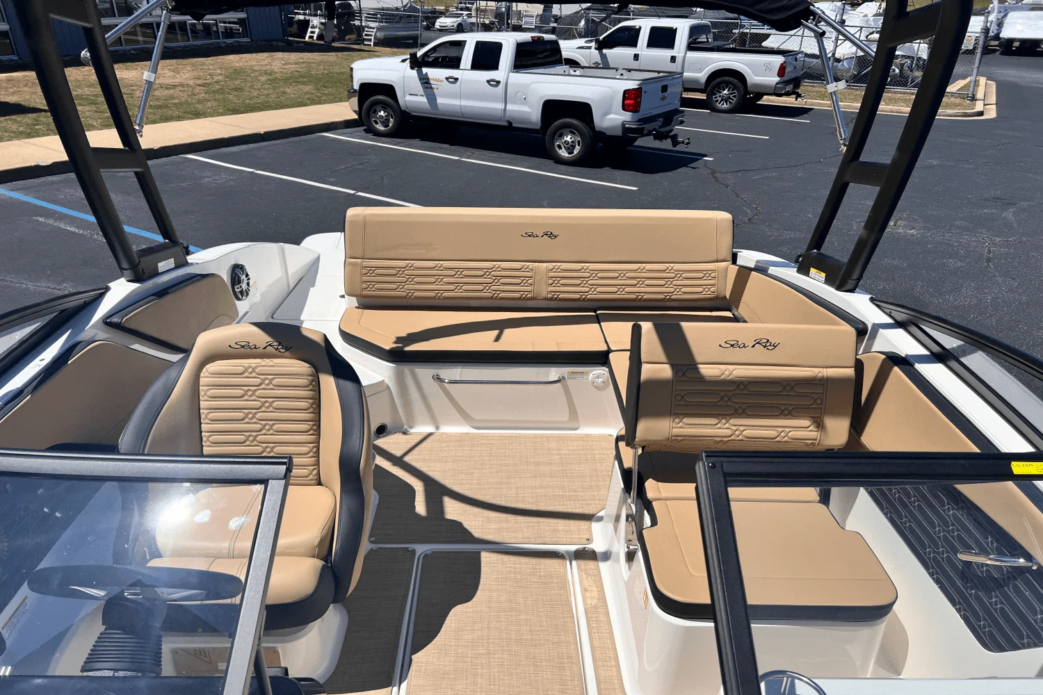 2025 Sea Ray SPX 210 Image Thumbnail #11