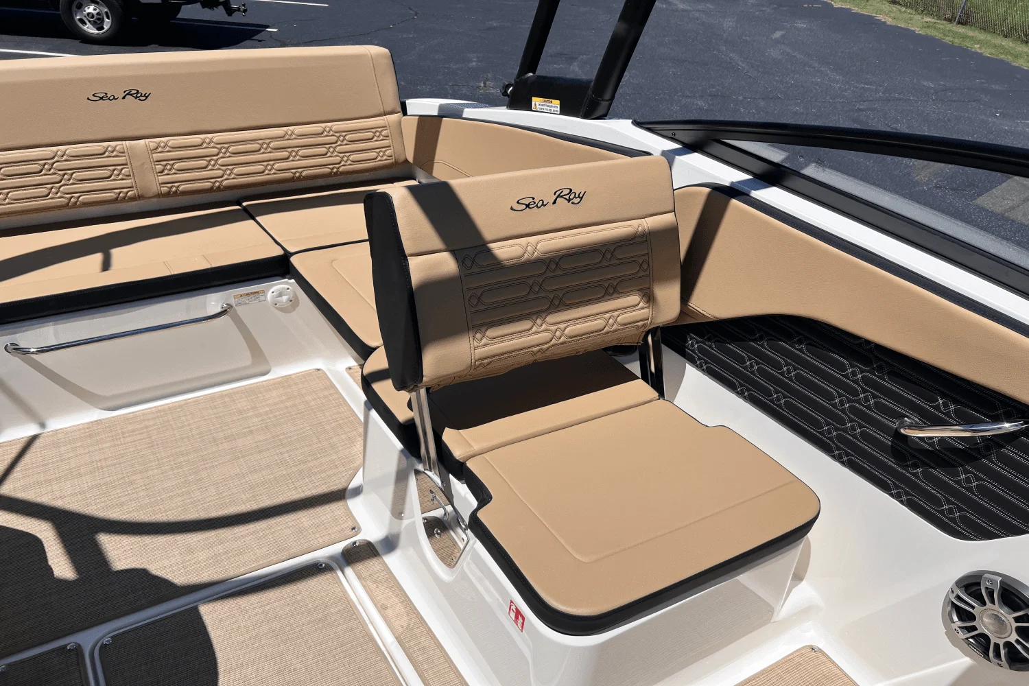 2025 Sea Ray SPX 210 Image Thumbnail #12