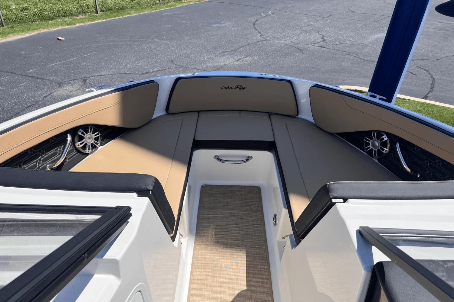 2025 Sea Ray SPX 210 Image Thumbnail #9