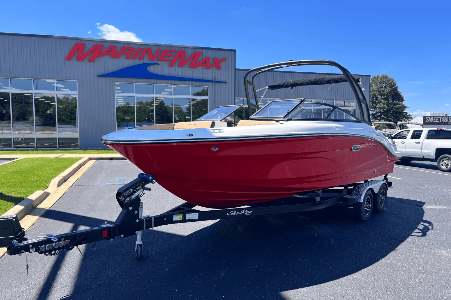 2025 Sea Ray SPX 210 Image Thumbnail #1