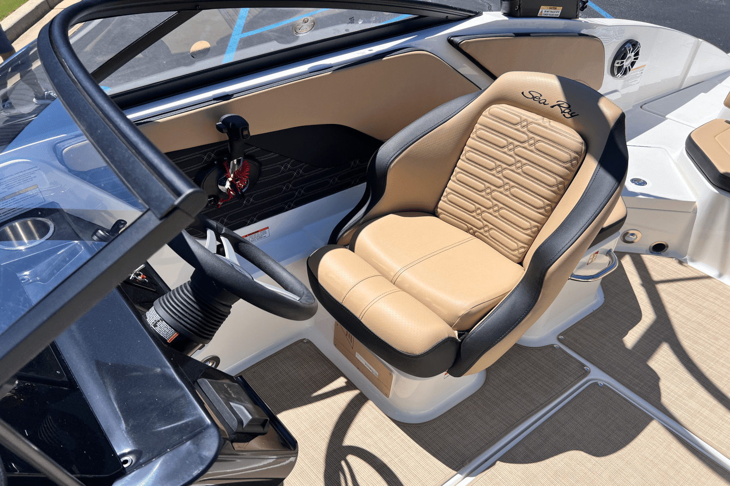 2025 Sea Ray SPX 210 Image Thumbnail #13