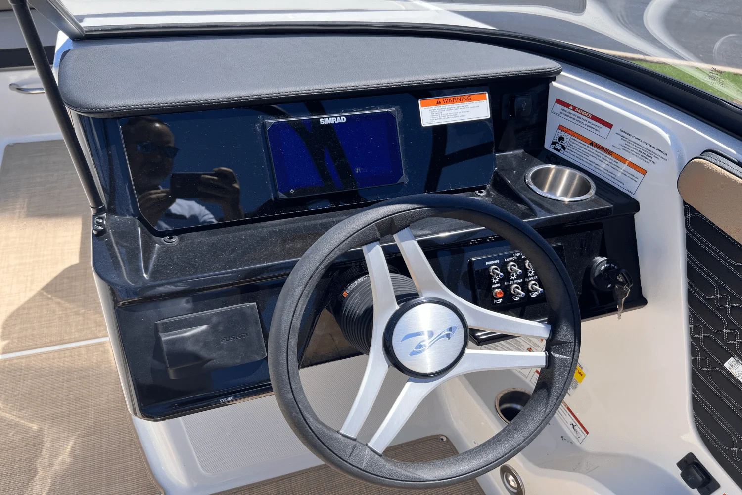 2025 Sea Ray SPX 210 Image Thumbnail #8