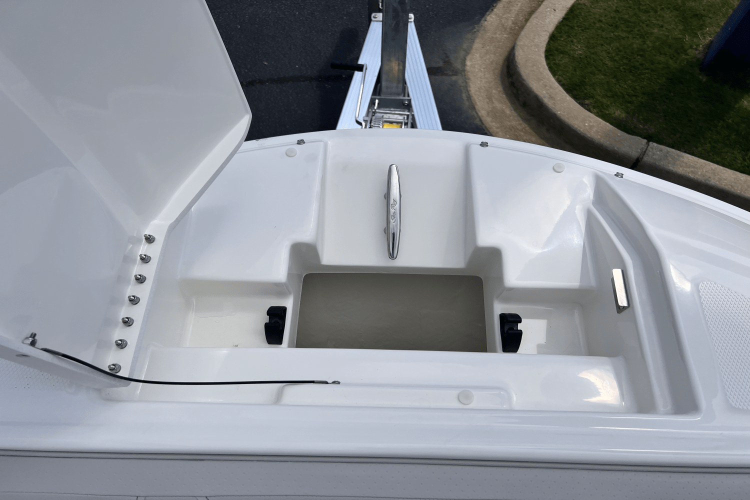 2026 Sea Ray SDX 230 Outboard Image Thumbnail #21