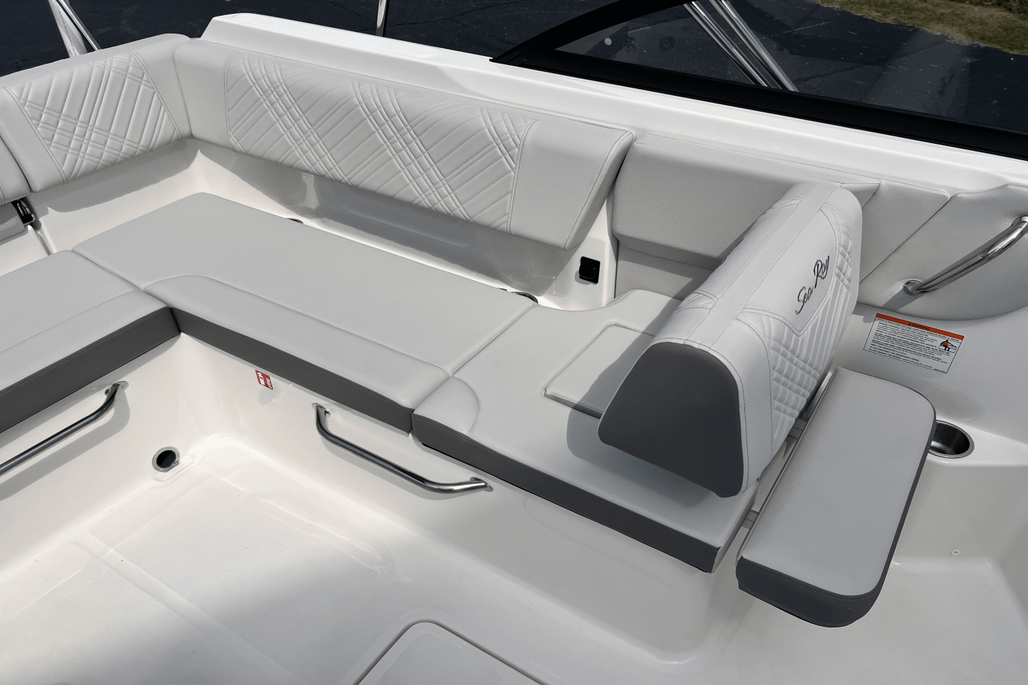 2026 Sea Ray SDX 230 Outboard Image Thumbnail #12