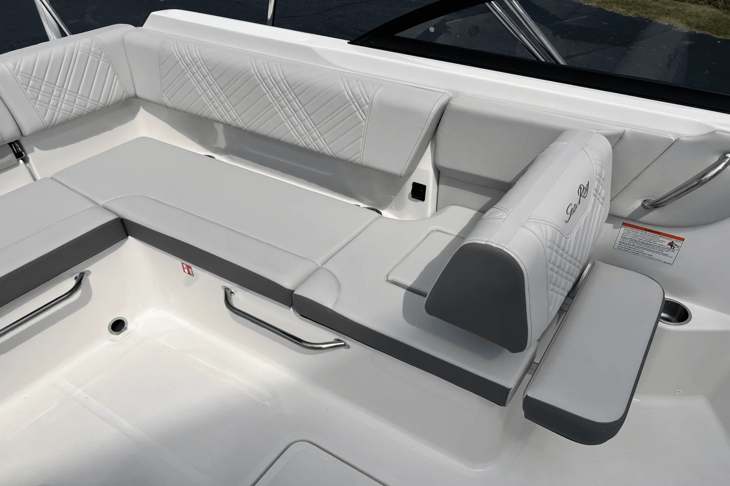 2026 Sea Ray SDX 230 Outboard Image Thumbnail #12