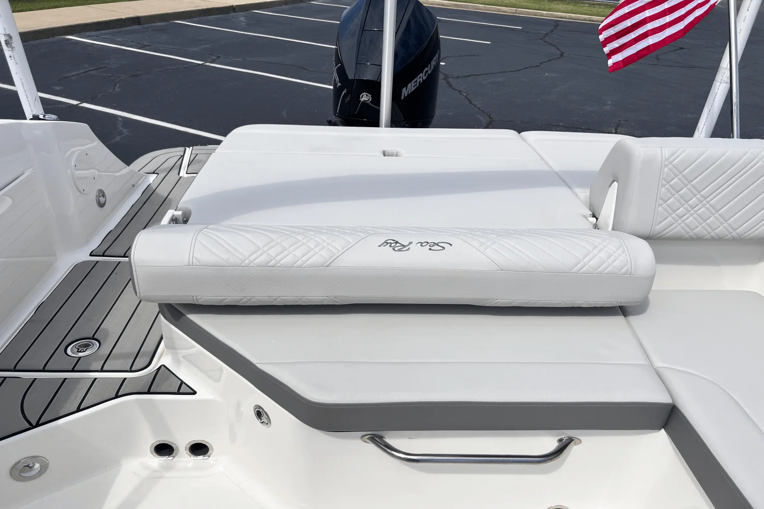 2026 Sea Ray SDX 230 Outboard Image Thumbnail #13