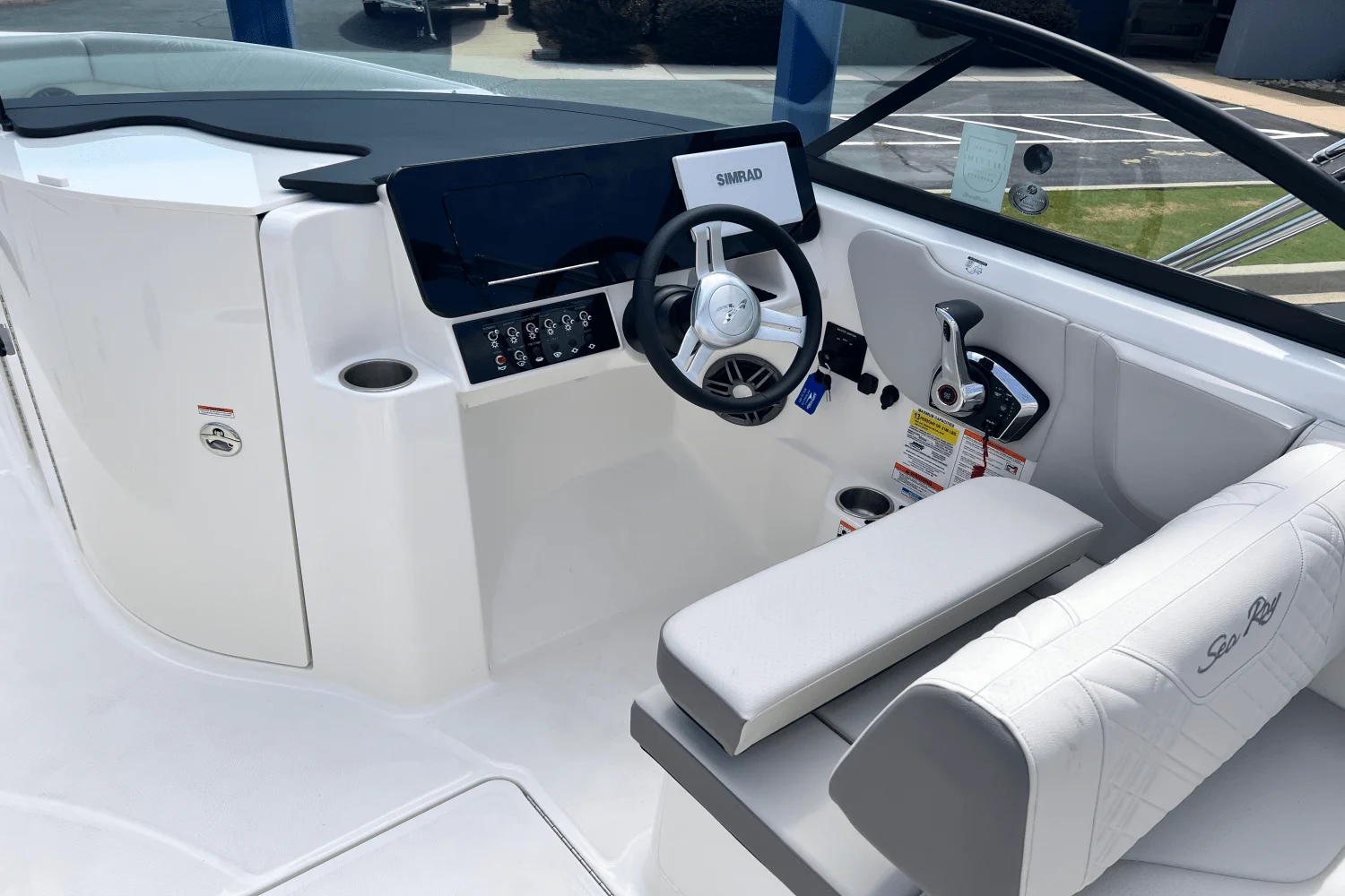 2026 Sea Ray SDX 230 Outboard Image Thumbnail #6