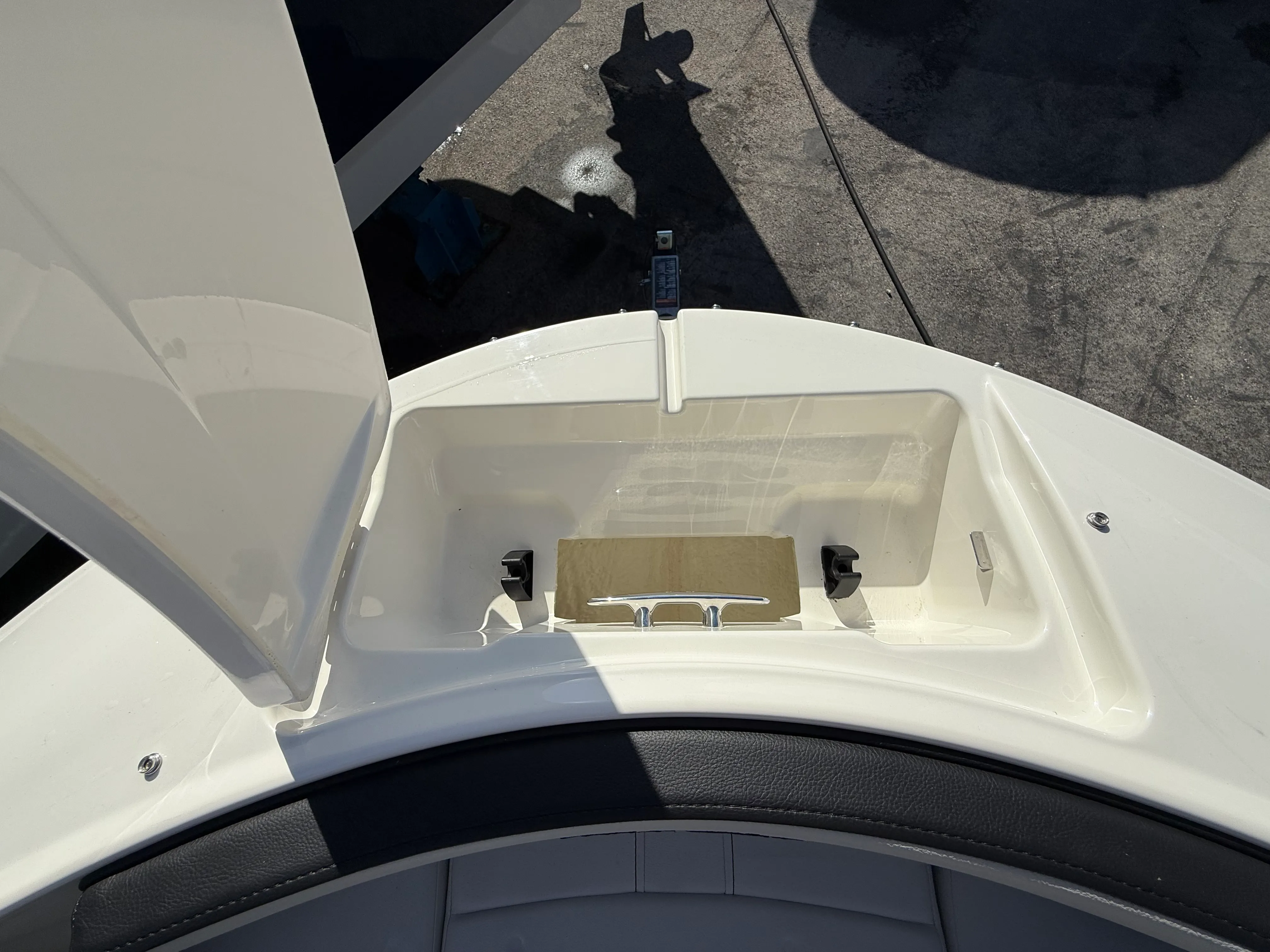 2025 Sea Ray SPX 210 Outboard Image Thumbnail #16