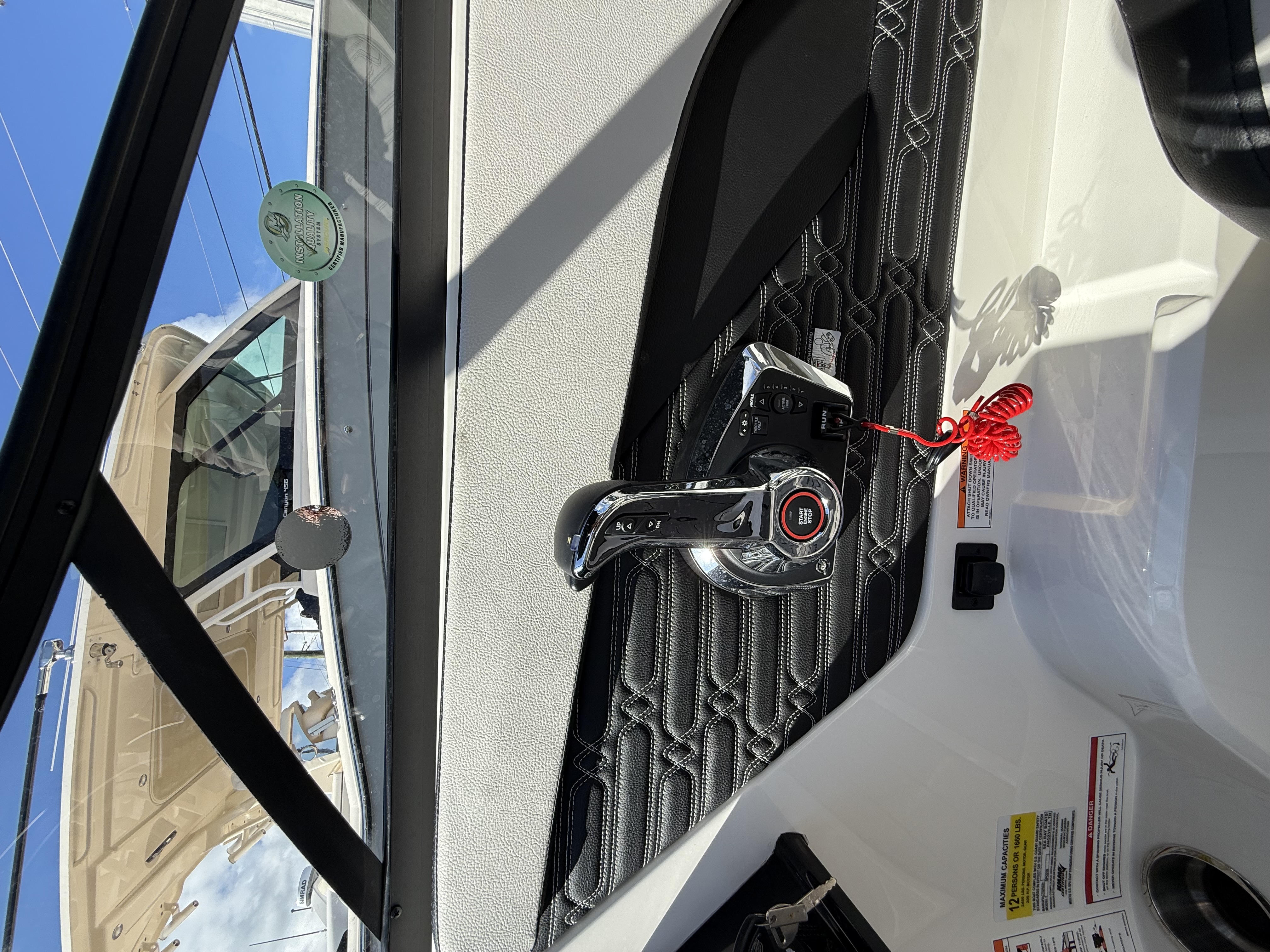 2025 Sea Ray SPX 210 Outboard Image Thumbnail #12