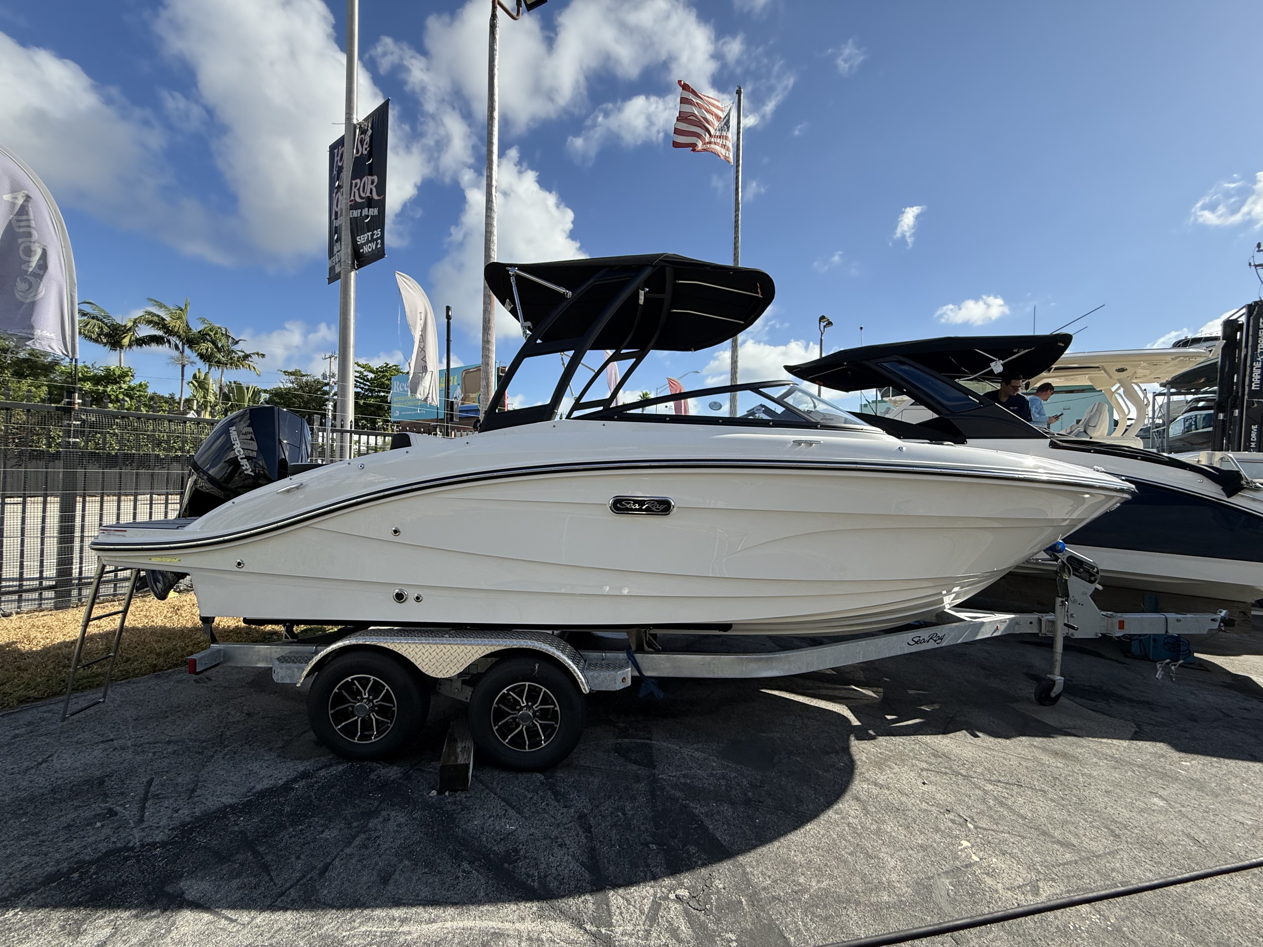 2025 Sea Ray SPX 210 Outboard Image Thumbnail #0