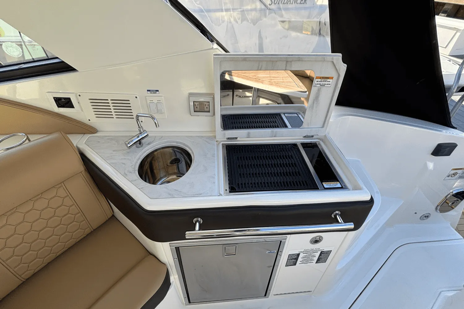 2023 Sea Ray 320 SUNDANCER OUTBOARD Image Thumbnail #24