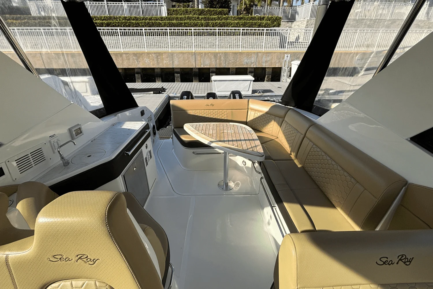 2023 Sea Ray 320 SUNDANCER OUTBOARD Image Thumbnail #19