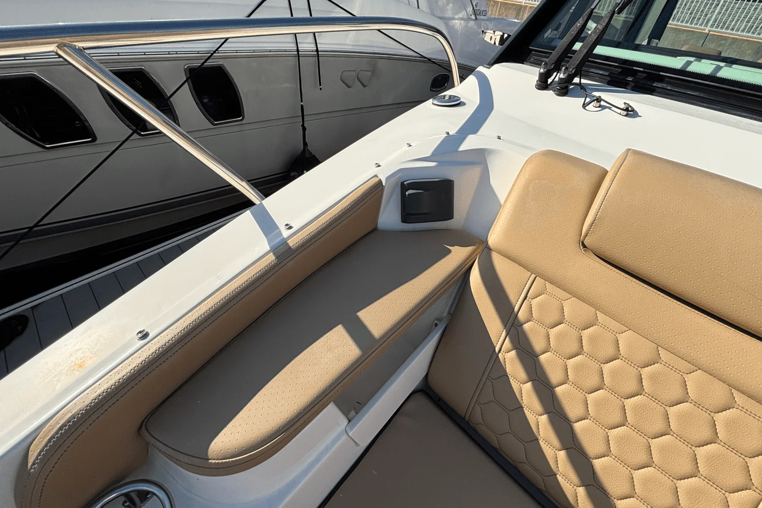 2023 Sea Ray 320 SUNDANCER OUTBOARD Image Thumbnail #49