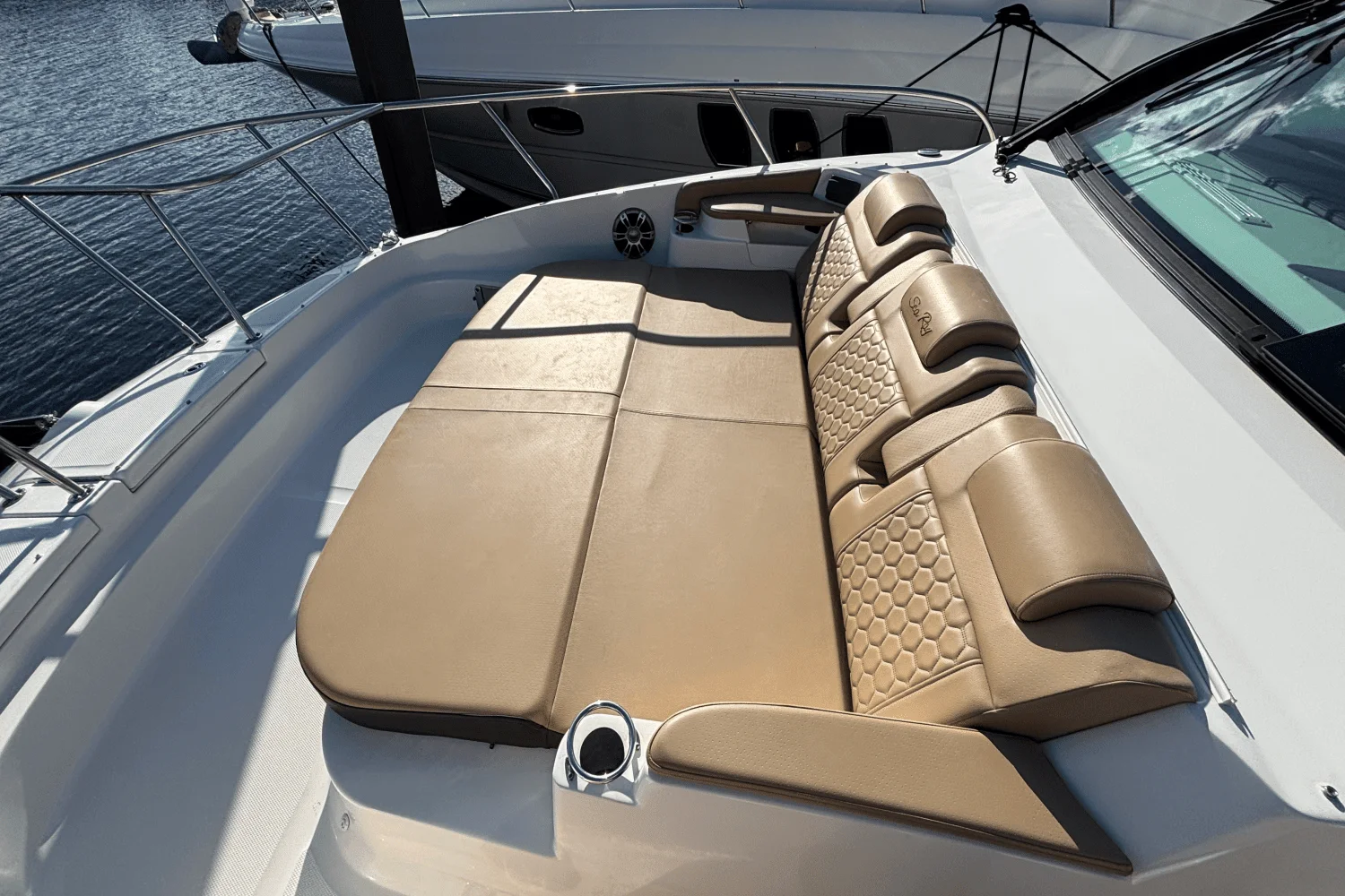 2023 Sea Ray 320 SUNDANCER OUTBOARD Image Thumbnail #46