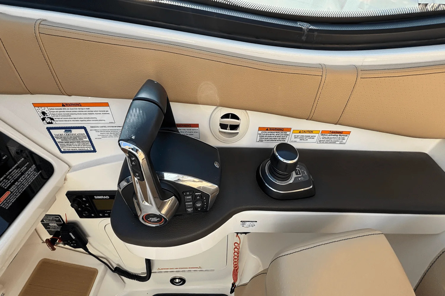 2023 Sea Ray 320 SUNDANCER OUTBOARD Image Thumbnail #32