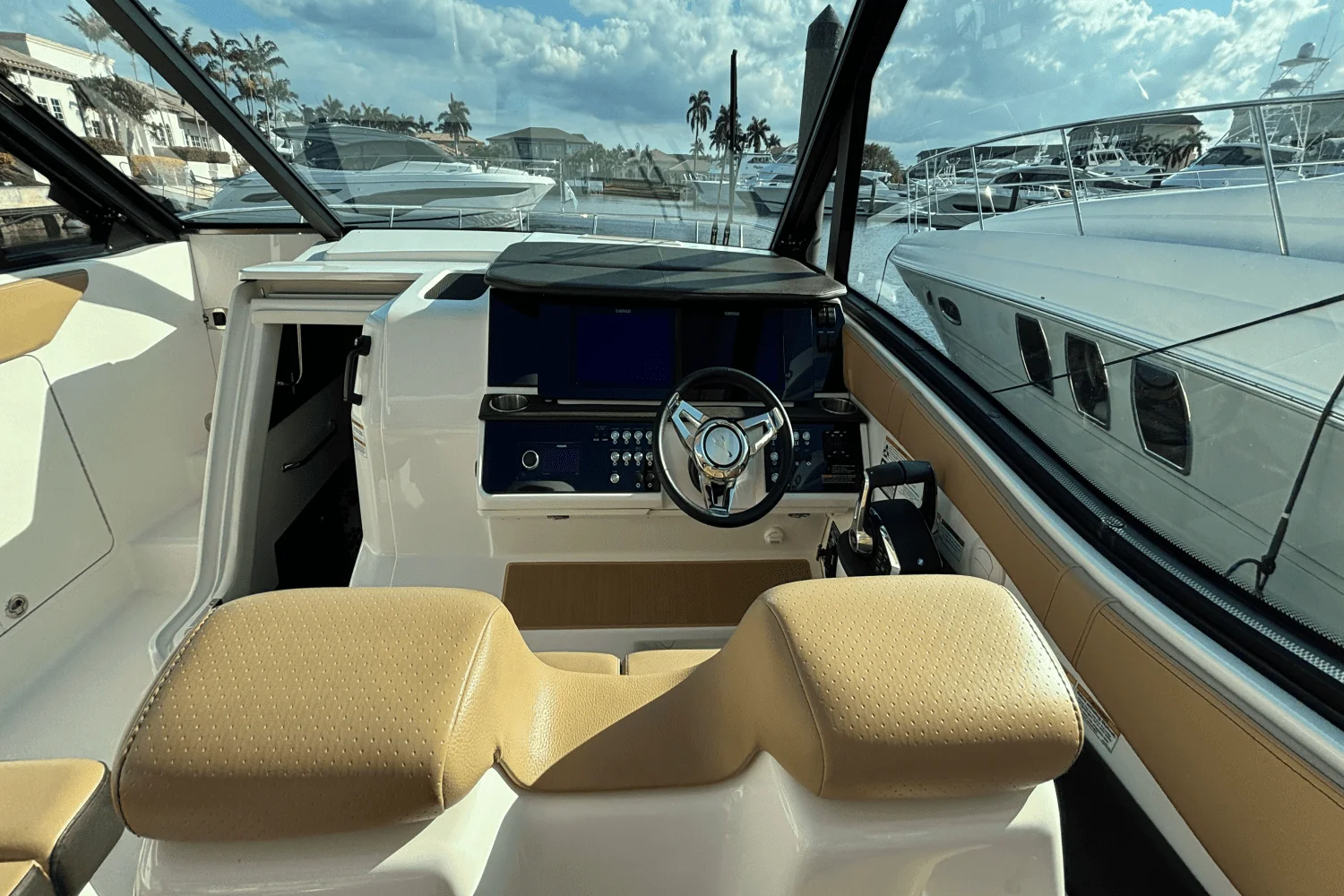 2023 Sea Ray 320 SUNDANCER OUTBOARD Image Thumbnail #30
