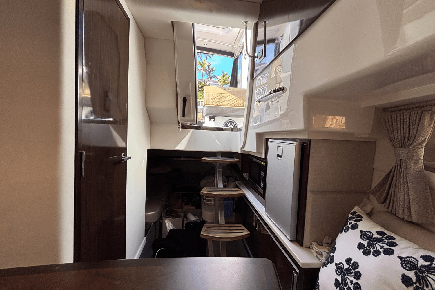 2023 Sea Ray 320 SUNDANCER OUTBOARD Image Thumbnail #56