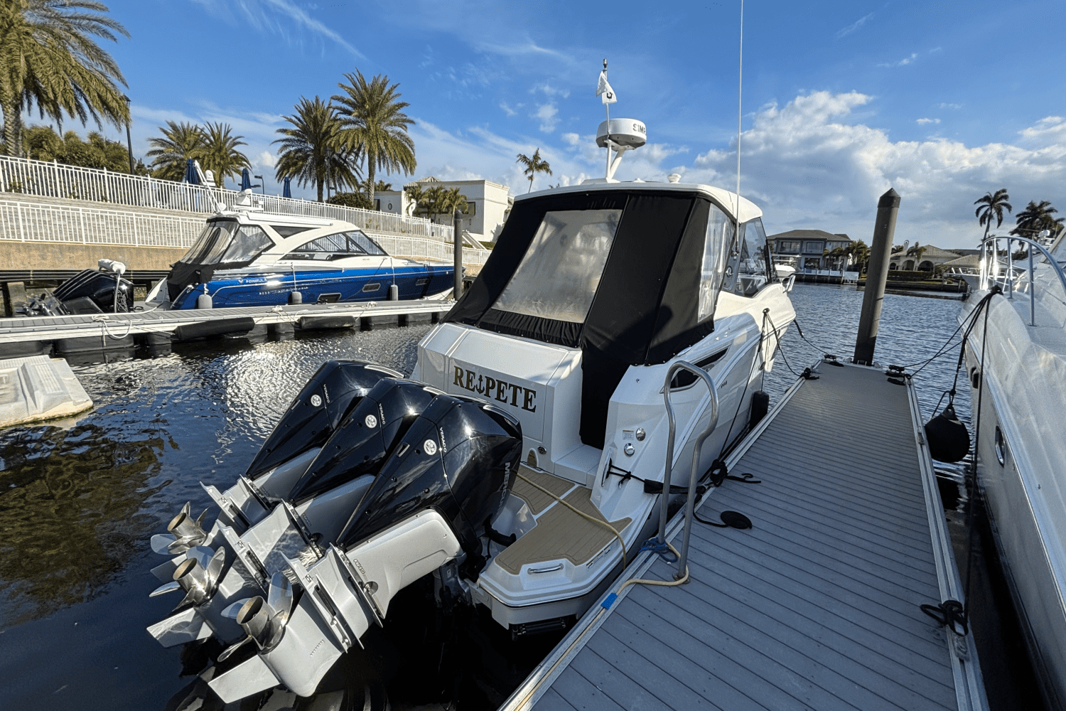2023 Sea Ray 320 SUNDANCER OUTBOARD Image Thumbnail #6