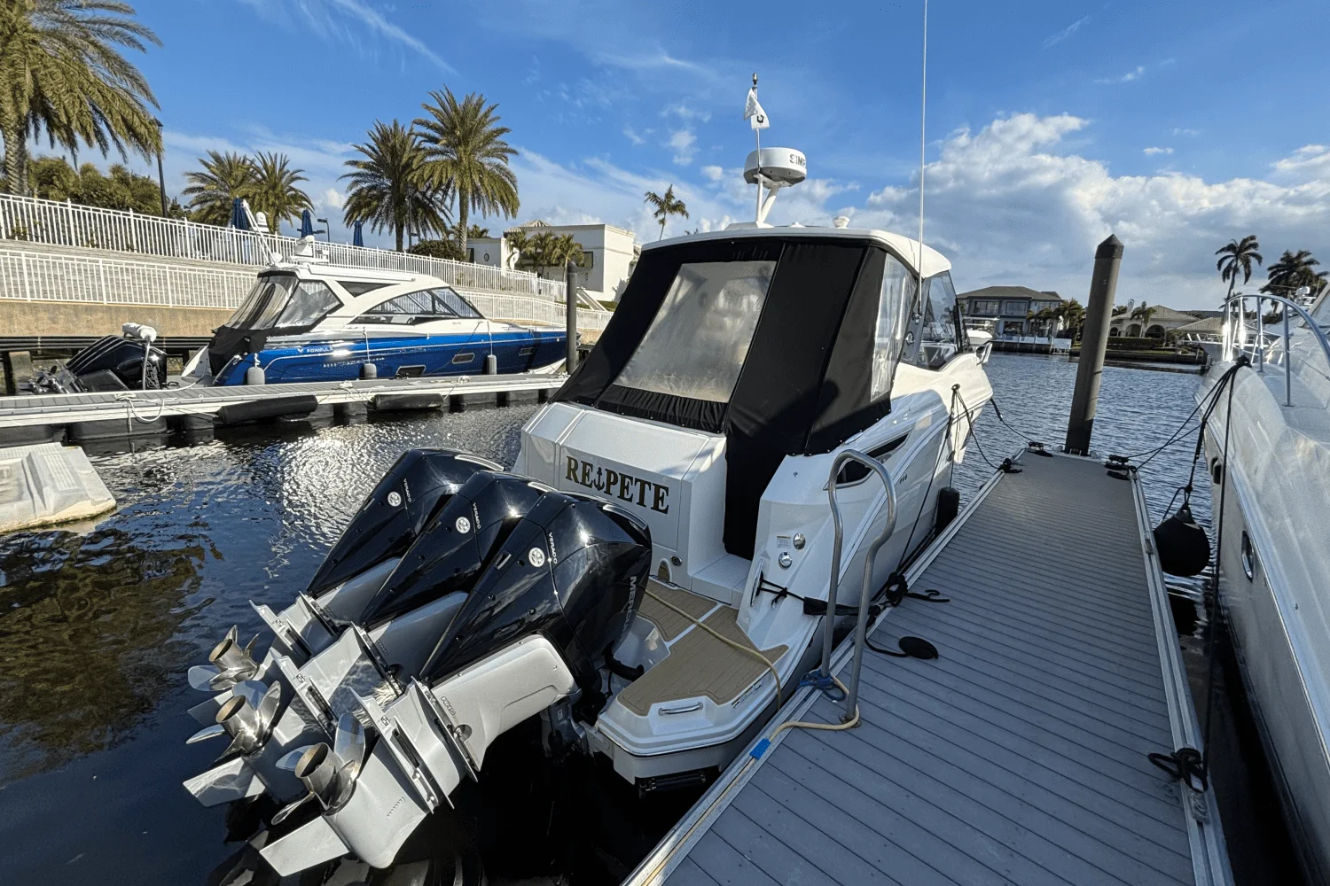 2023 Sea Ray 320 SUNDANCER OUTBOARD Image Thumbnail #6