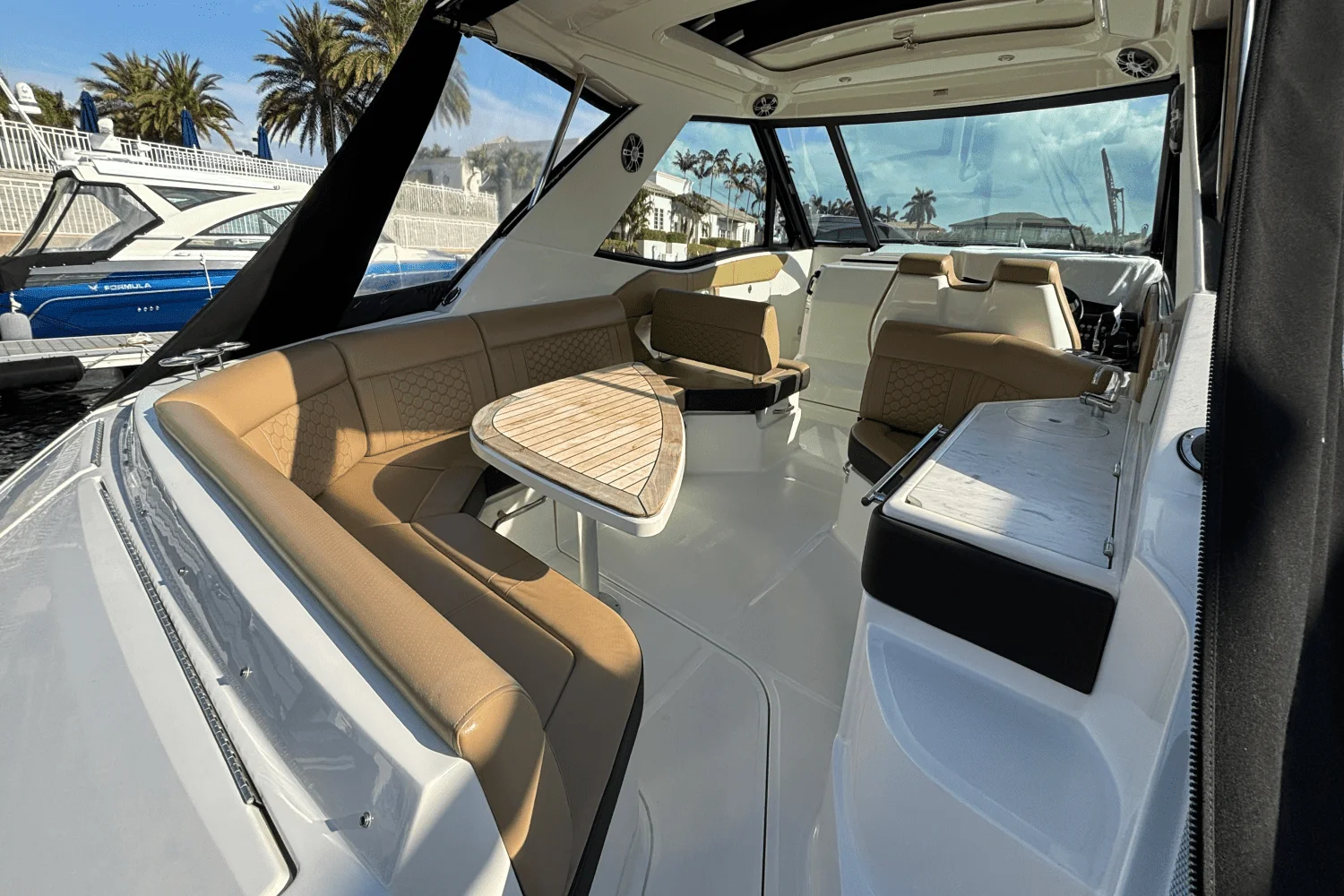 2023 Sea Ray 320 SUNDANCER OUTBOARD Image Thumbnail #18