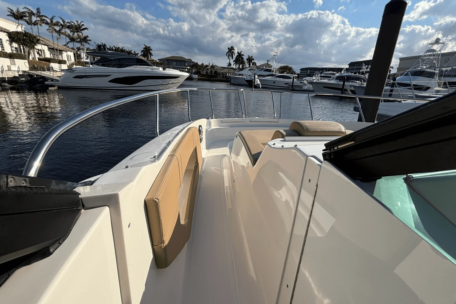 2023 Sea Ray 320 SUNDANCER OUTBOARD Image Thumbnail #44
