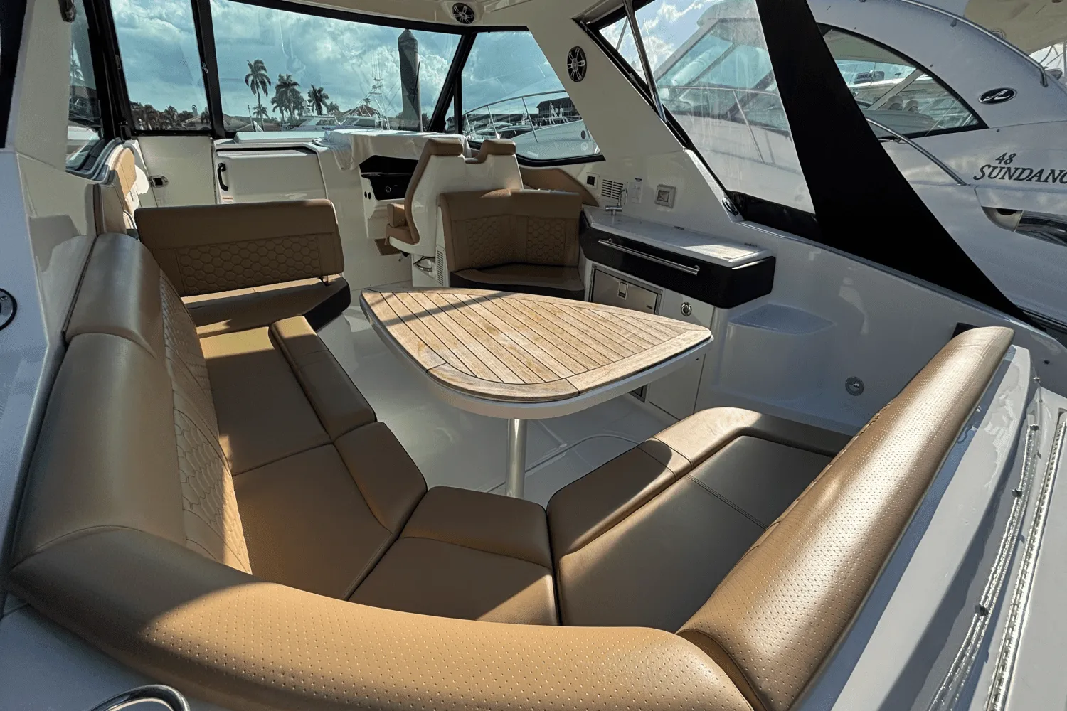 2023 Sea Ray 320 SUNDANCER OUTBOARD Image Thumbnail #17