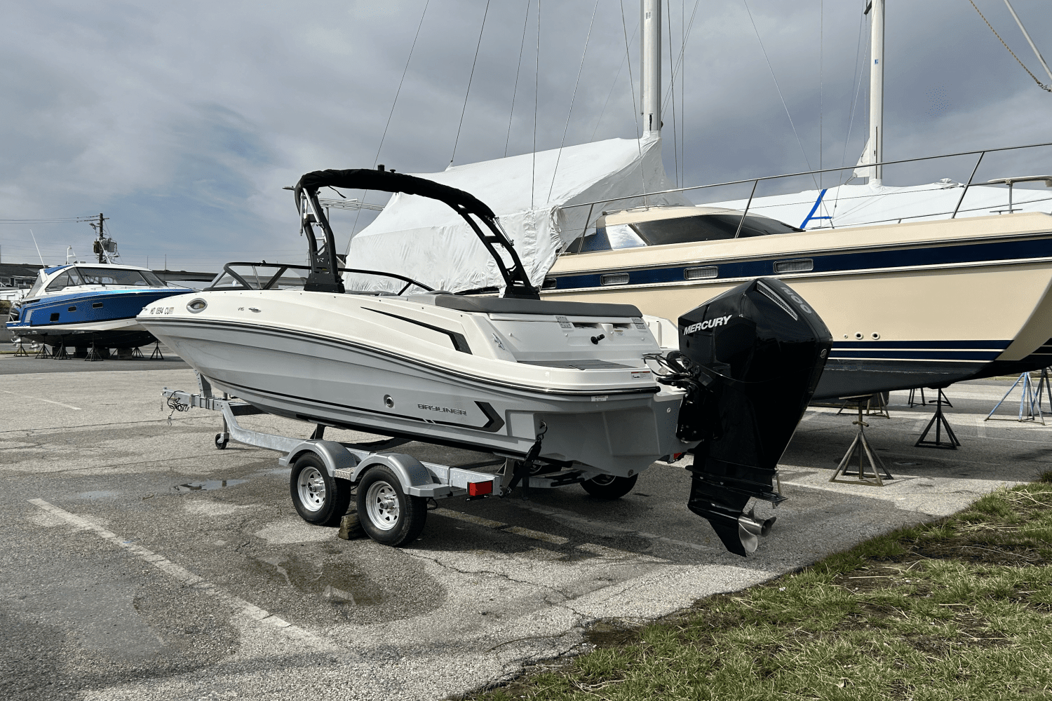 2023 Bayliner VR6 Bowrider Image Thumbnail #2