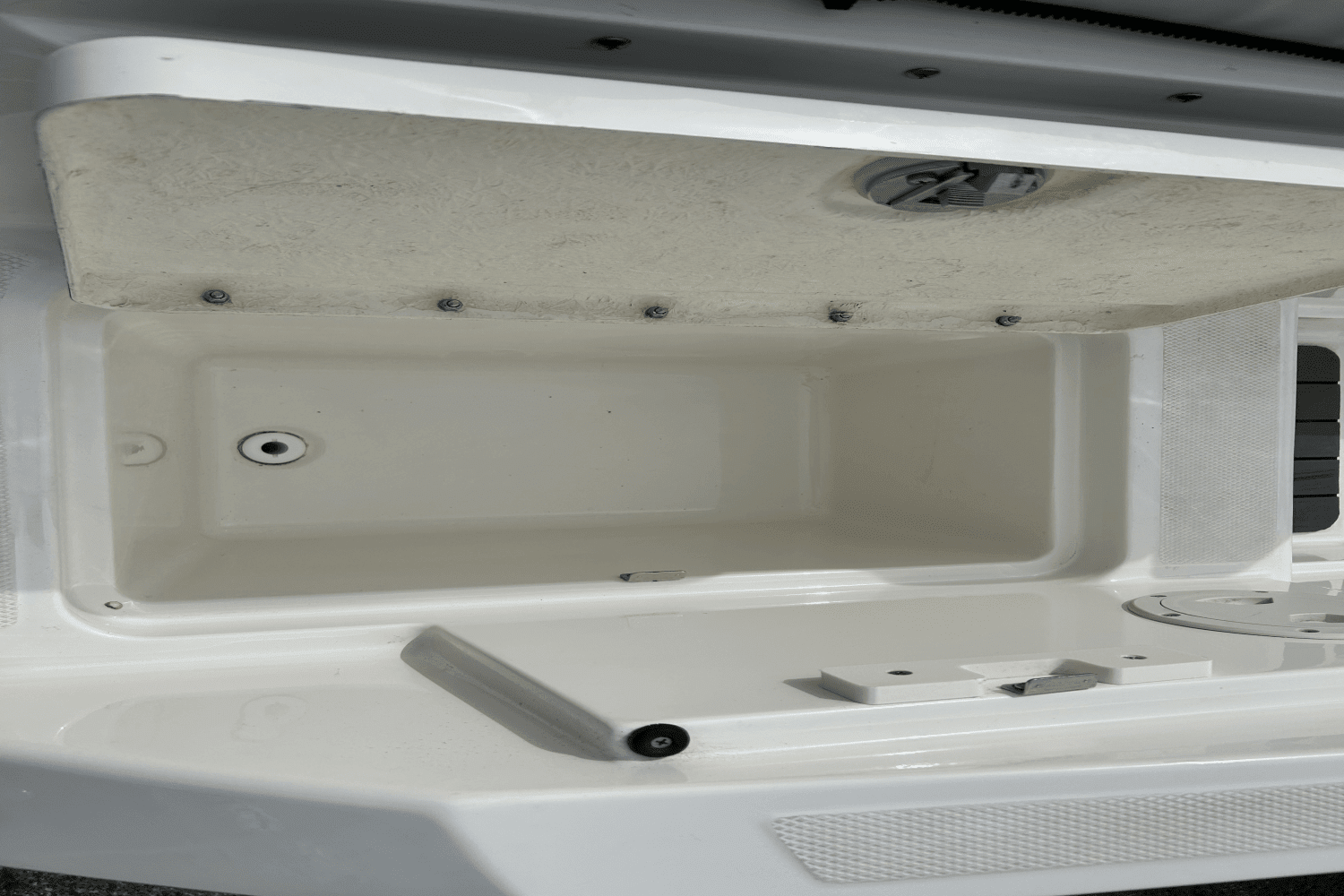 2023 Bayliner VR6 Bowrider Image Thumbnail #24