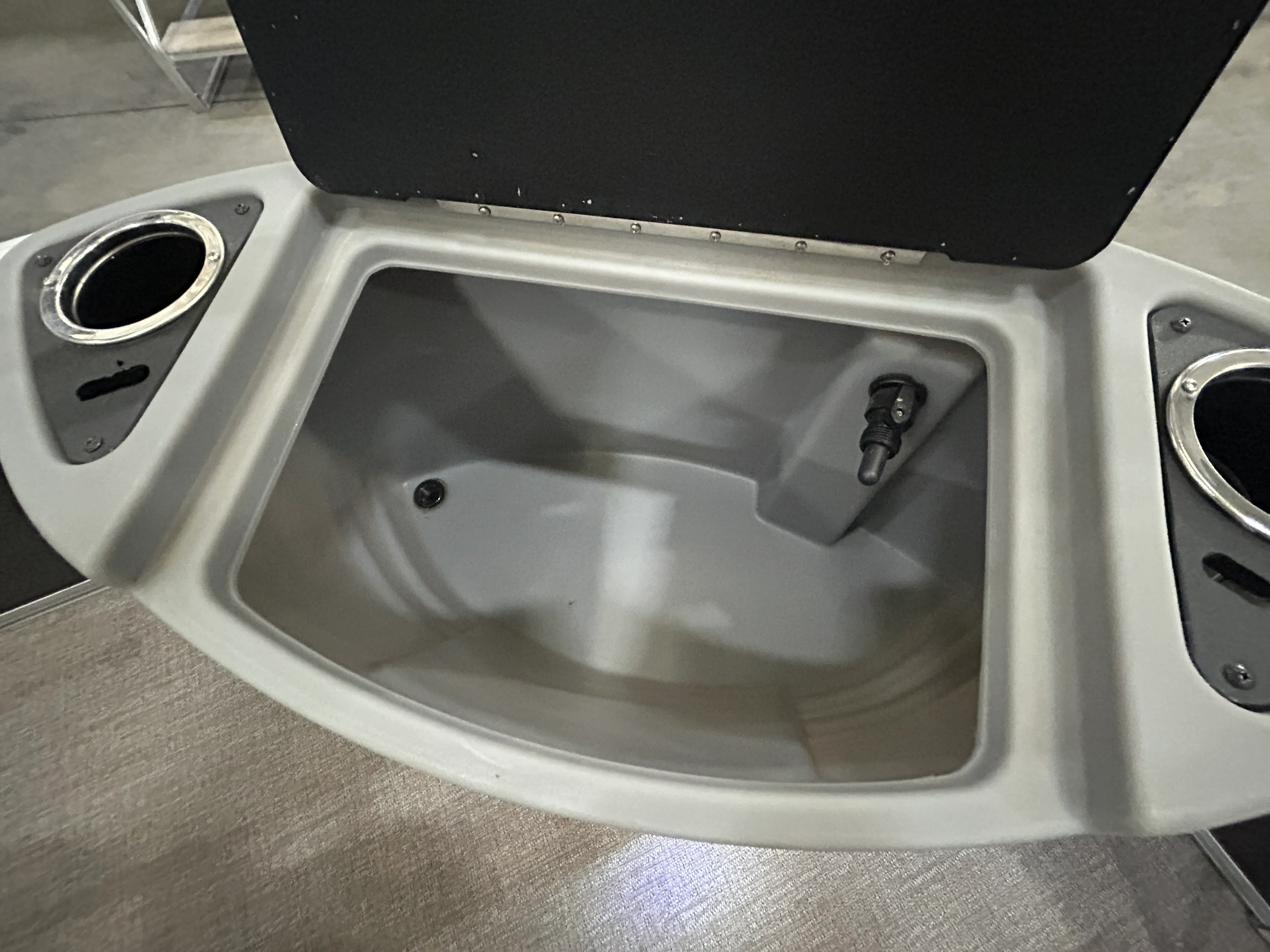 2021 Ranger RP 220F Image Thumbnail #15