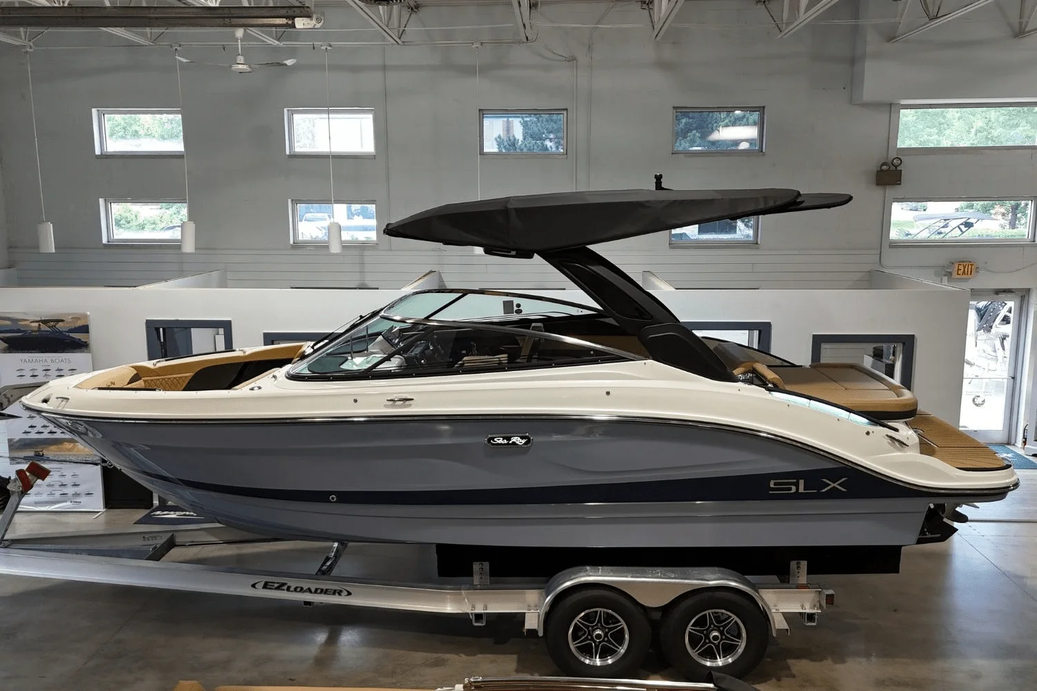 2026 Sea Ray SLX 260 Image Thumbnail #2