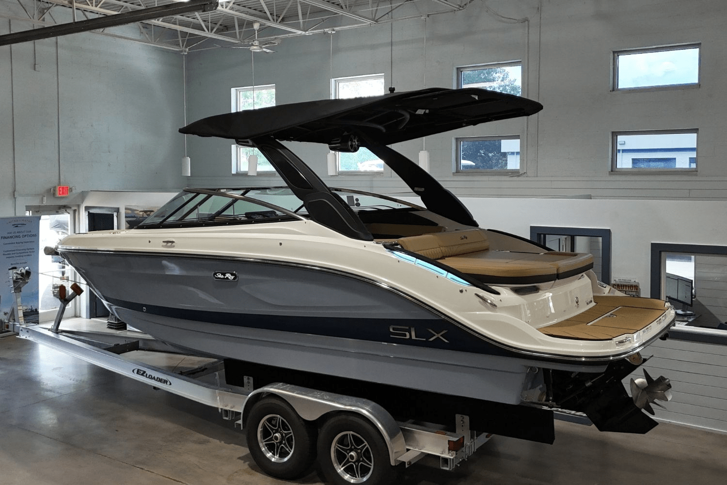 2026 Sea Ray SLX 260 Image Thumbnail #4