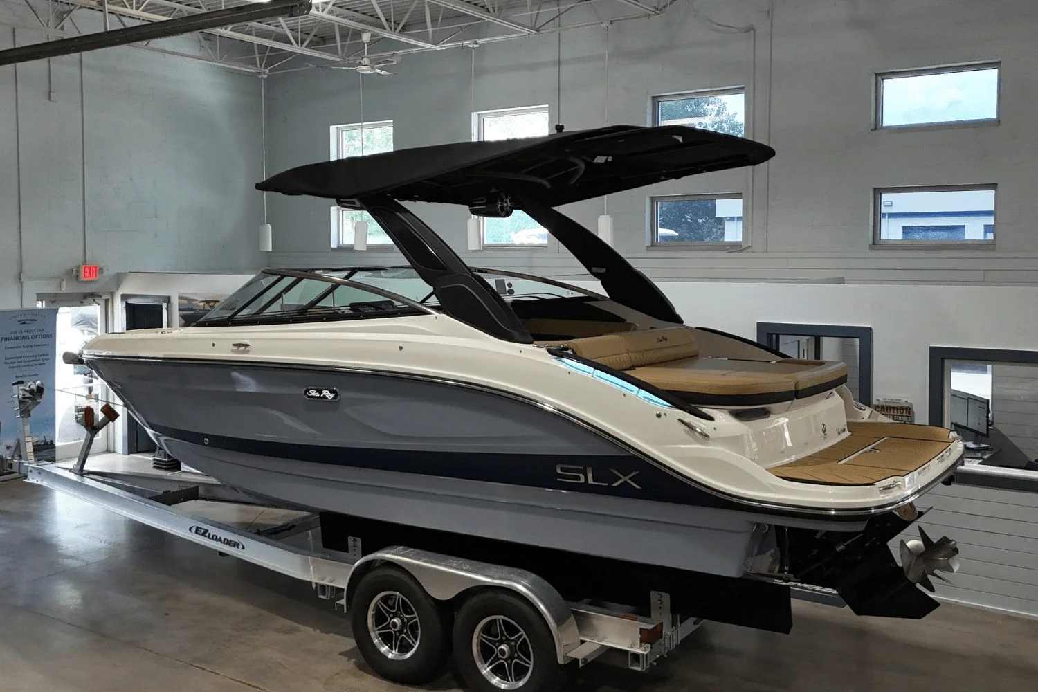 2026 Sea Ray SLX 260 Image Thumbnail #4