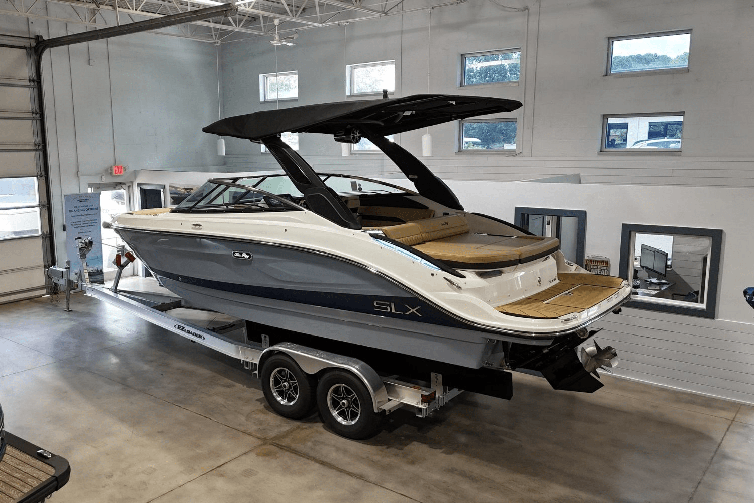 2026 Sea Ray SLX 260 Image Thumbnail #5