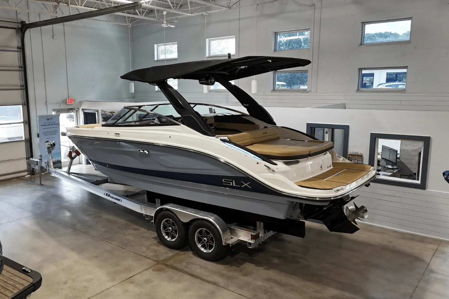 2026 Sea Ray SLX 260 Image Thumbnail #5