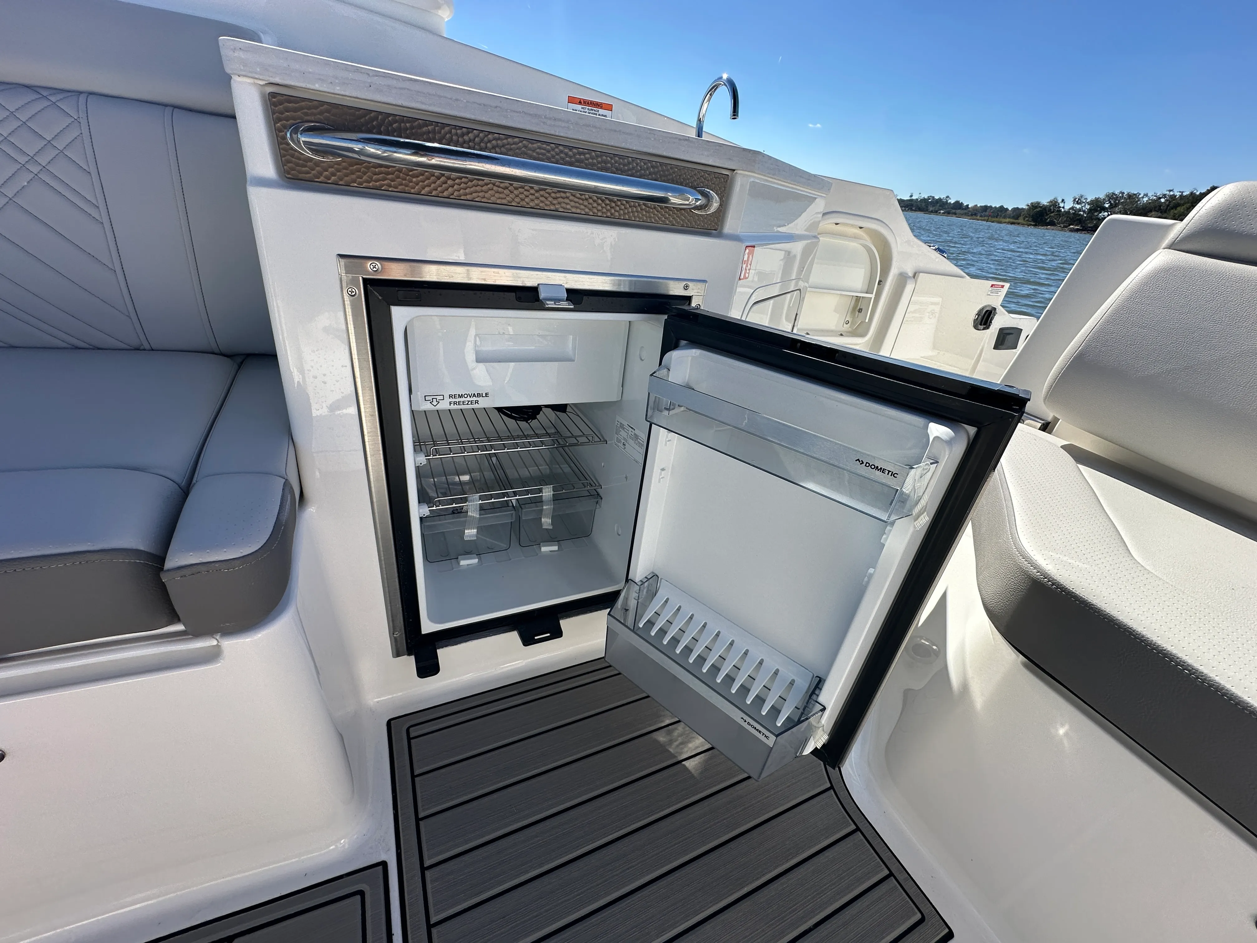 2026 Sea Ray SDX 290 Outboard Image Thumbnail #14