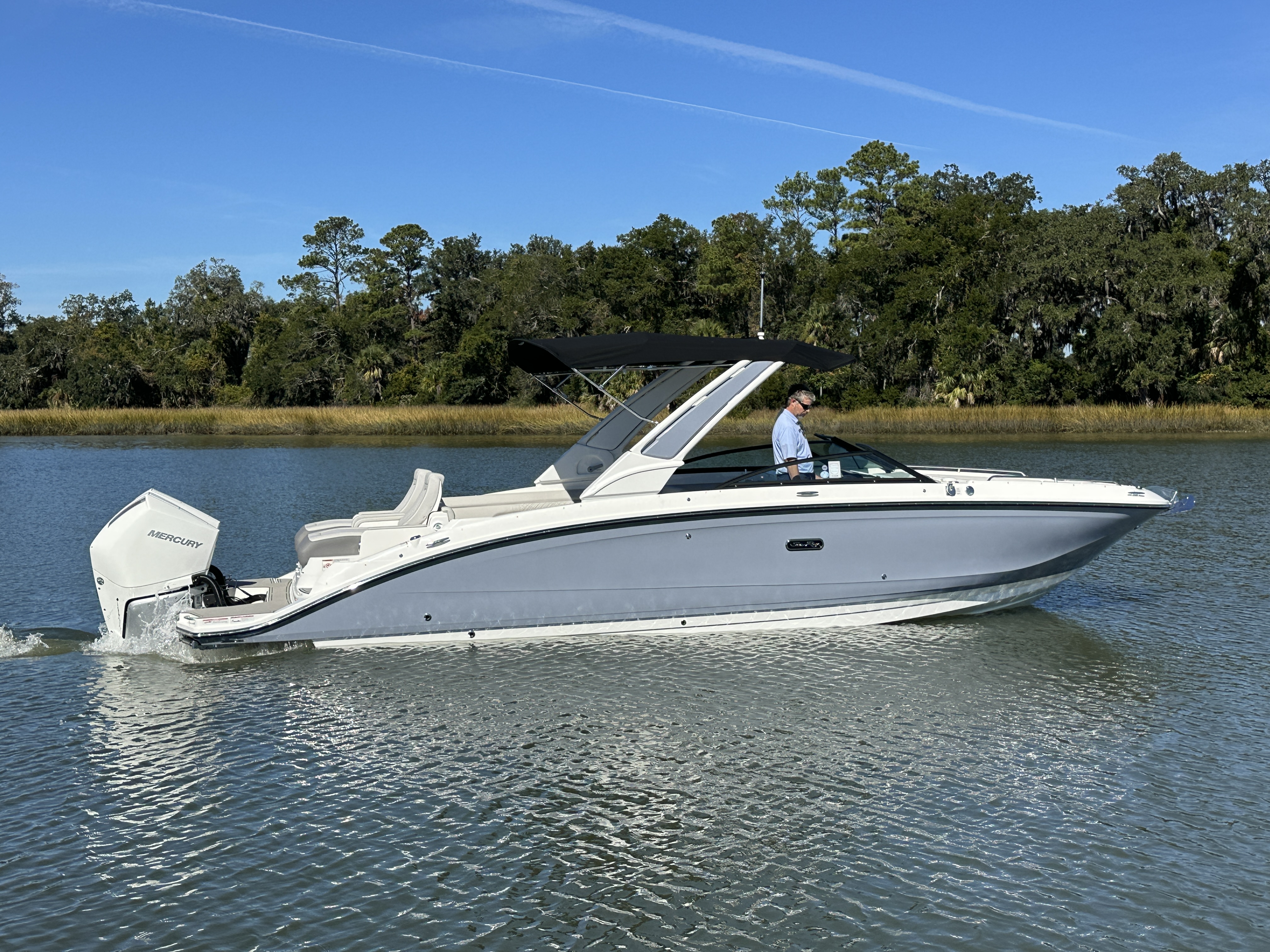 2026 Sea Ray SDX 290 Outboard Image Thumbnail #0