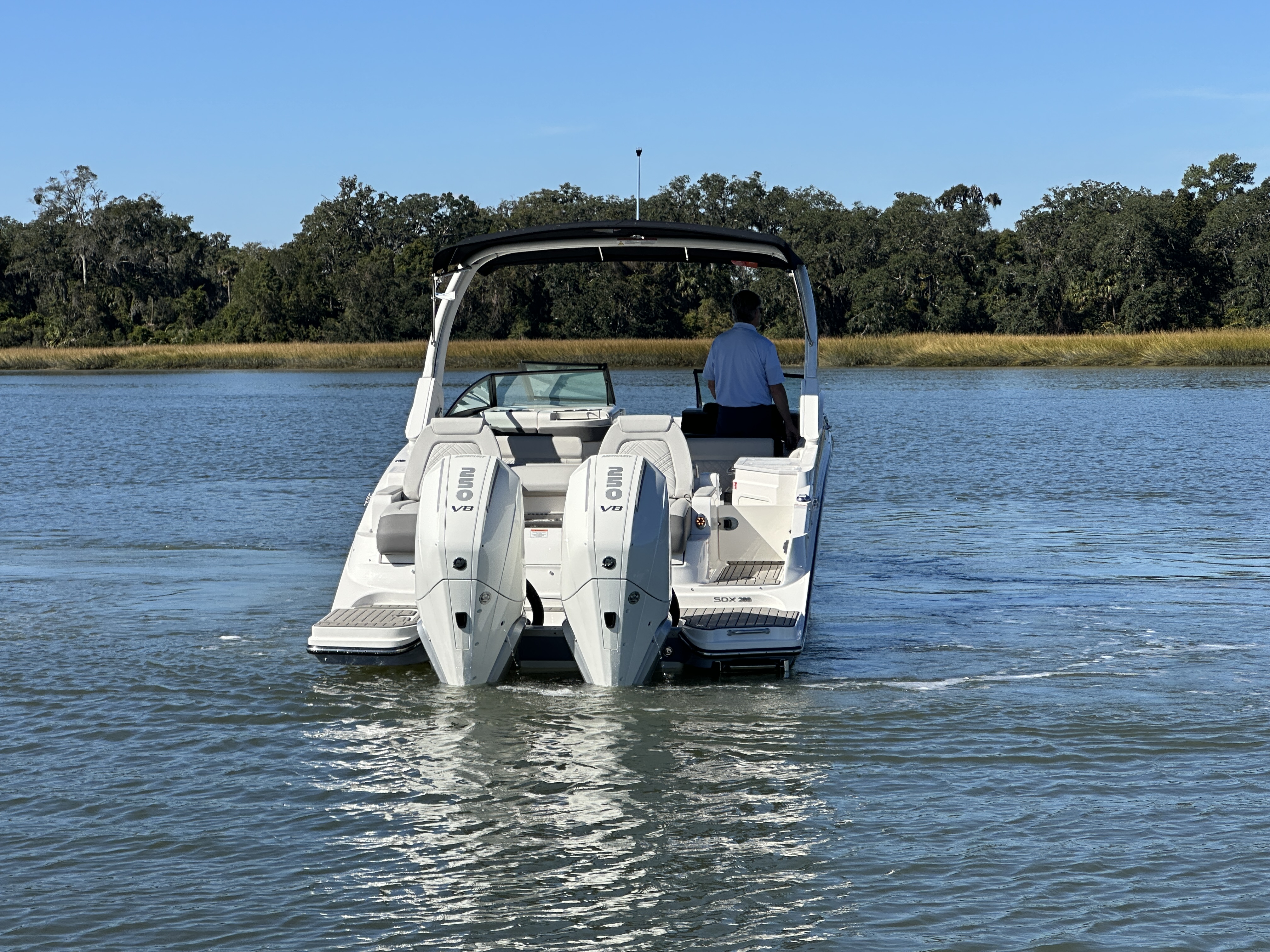 2026 Sea Ray SDX 290 Outboard Image Thumbnail #5