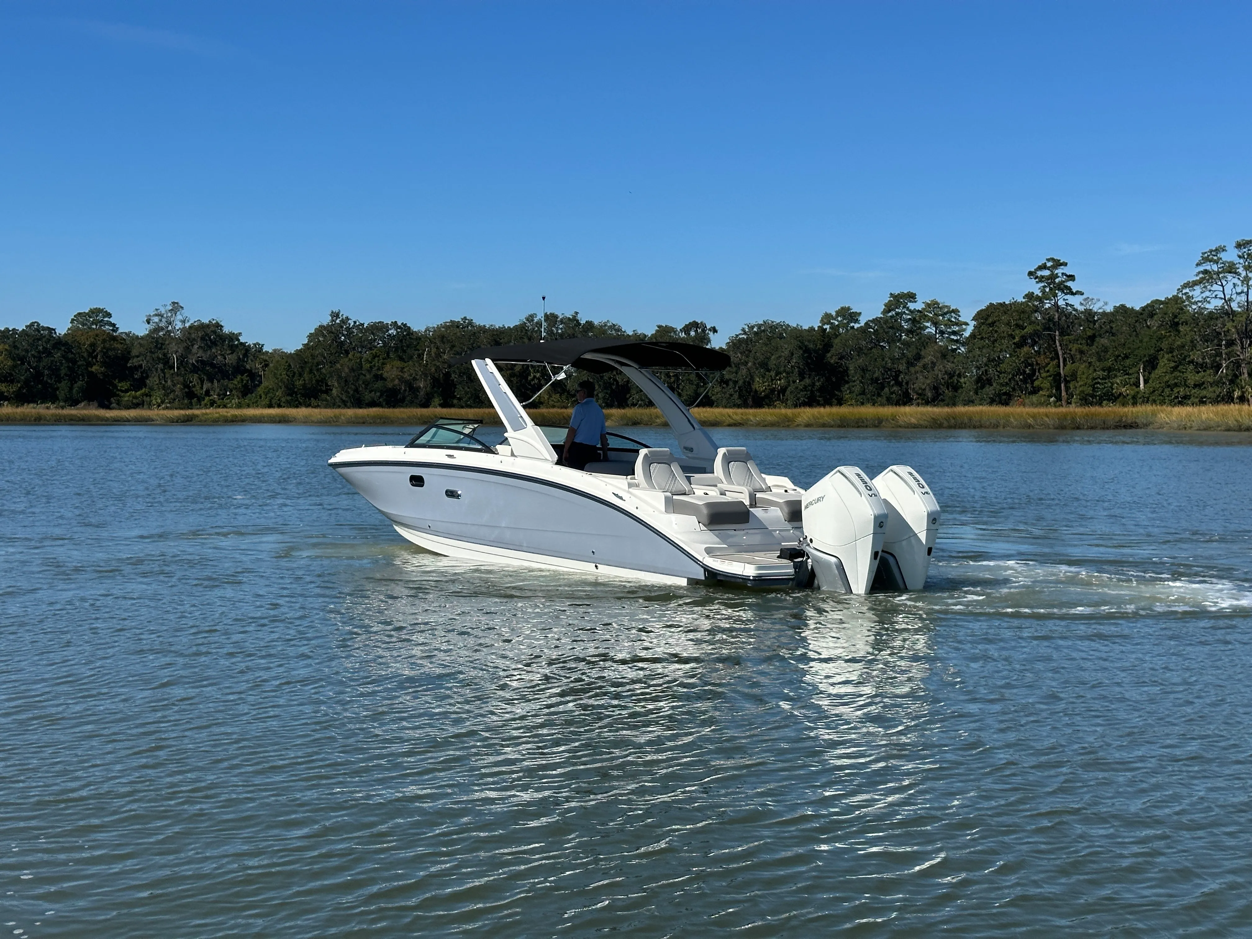 2026 Sea Ray SDX 290 Outboard Image Thumbnail #4